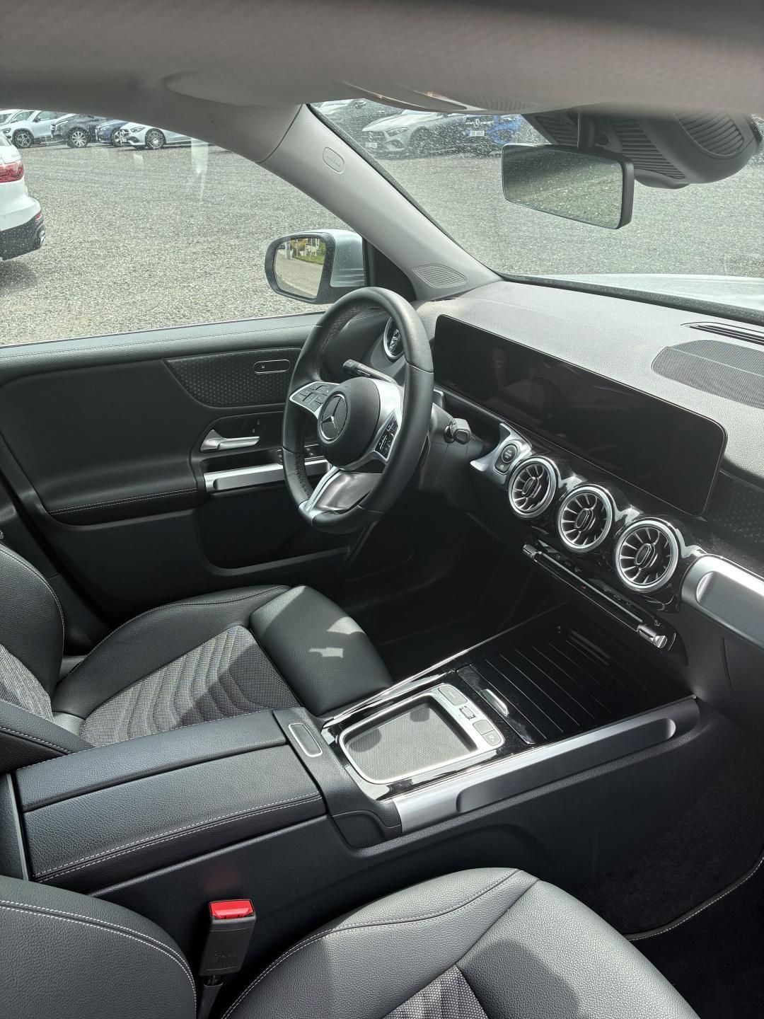 Mercedes-Benz GLB, 200d - fotka 5