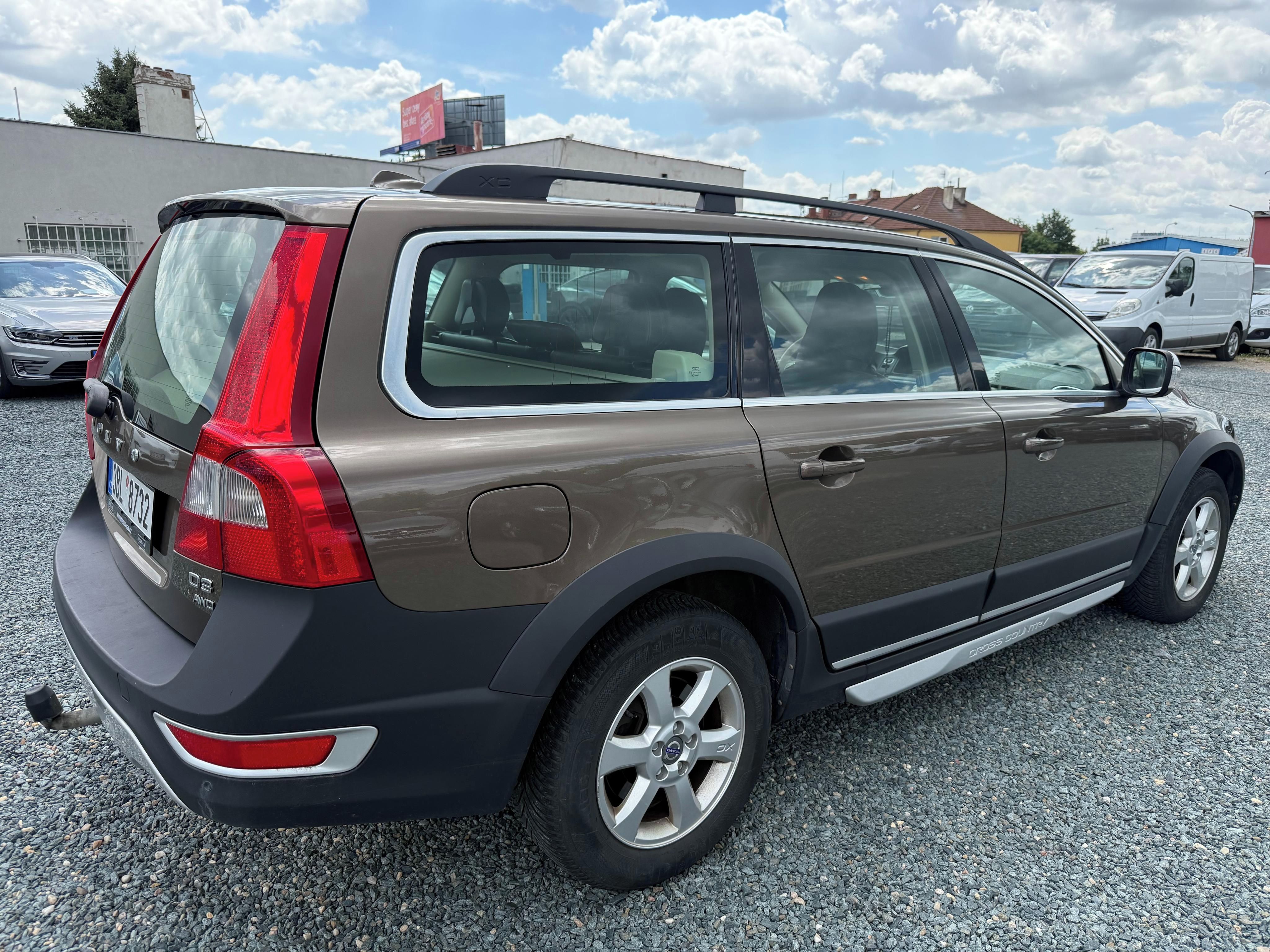 Volvo XC70, 2.4 D3 120Kw Cross Country - fotka 3