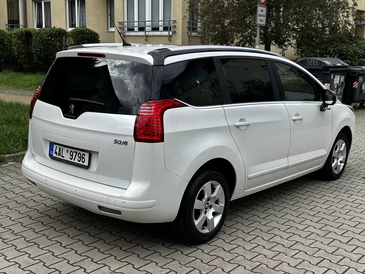 Peugeot 5008, 1.6i 16V 115kW Style Panorama - fotka 6