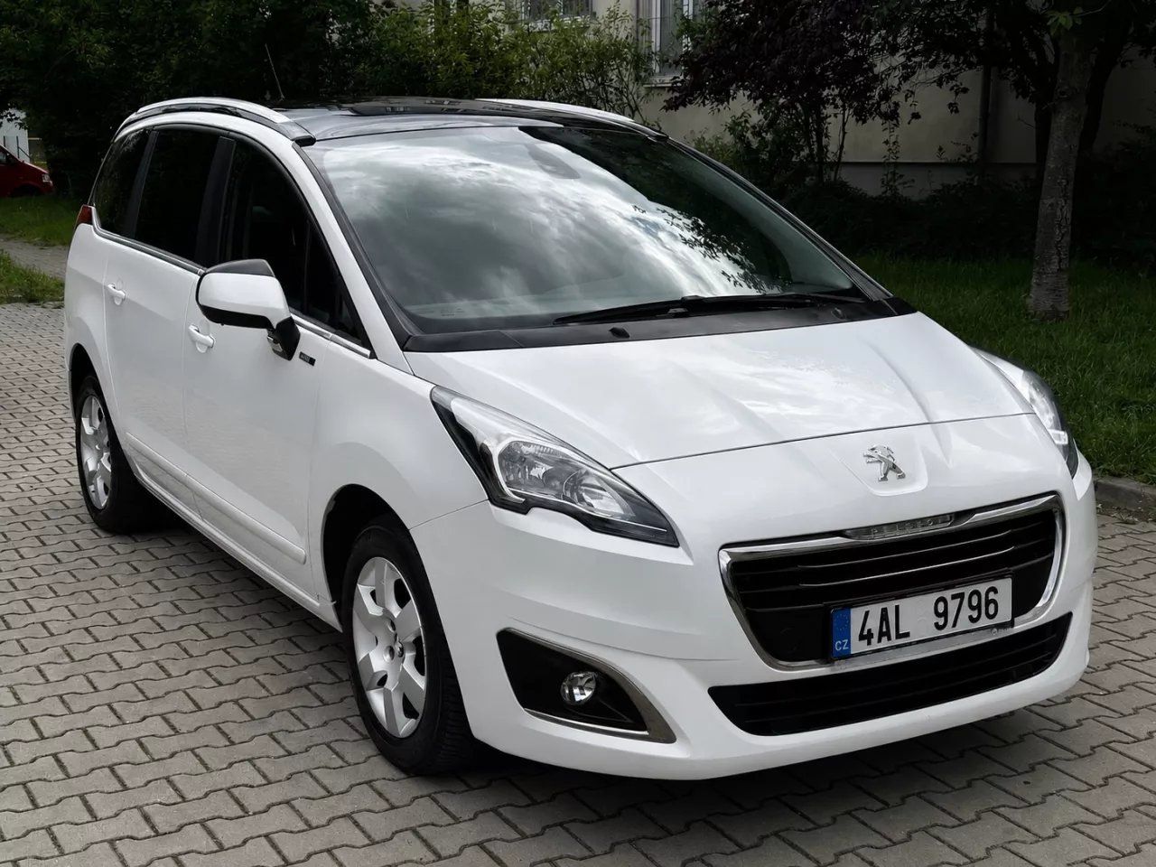 Peugeot 5008, 1.6i 16V 115kW Style Panorama - fotka 3
