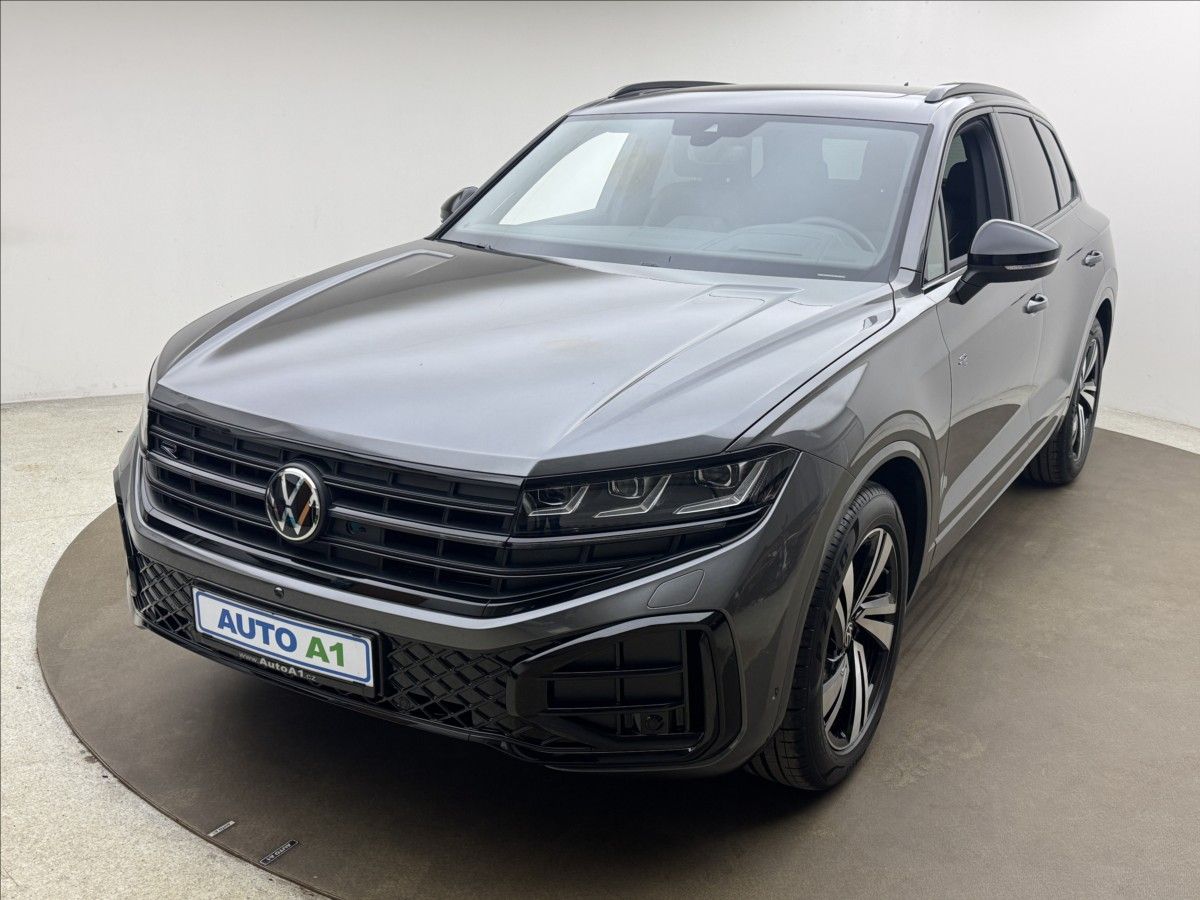 Volkswagen Touareg, 3,0 HUD MASÁŽ NZTOP ČR ZÁRUKA