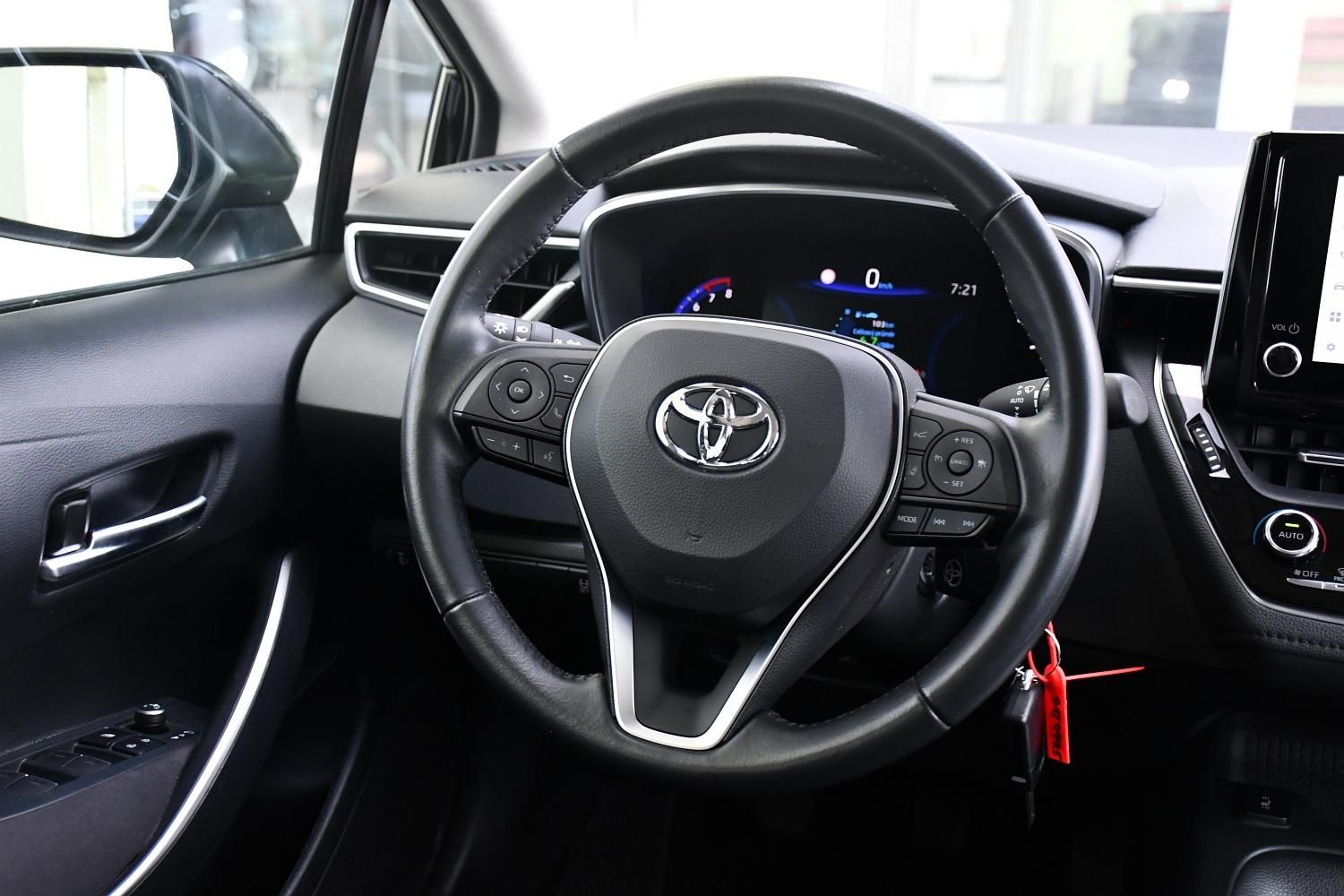 Toyota Corolla, 1.5VVT-i 1M 2xKOLA - fotka 6