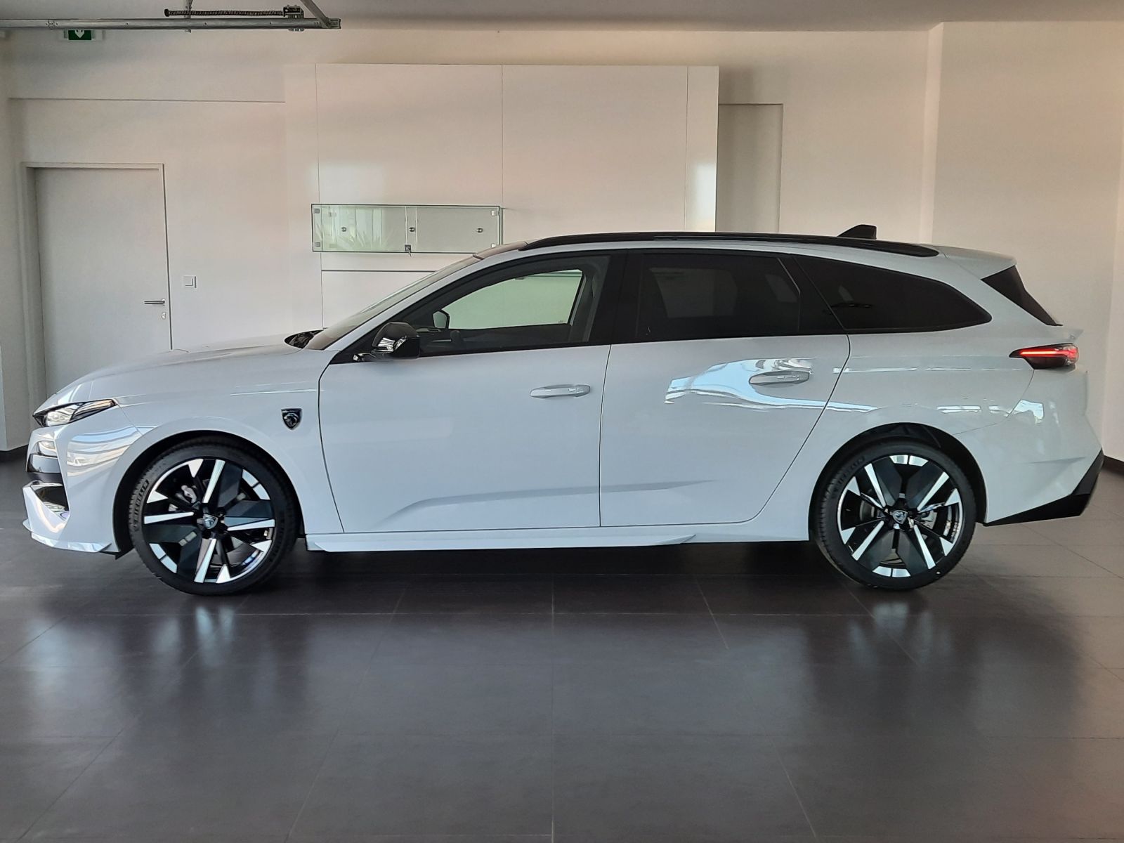 Peugeot 308, SW GT Hybrid 145 e-DCS6 - fotka 2