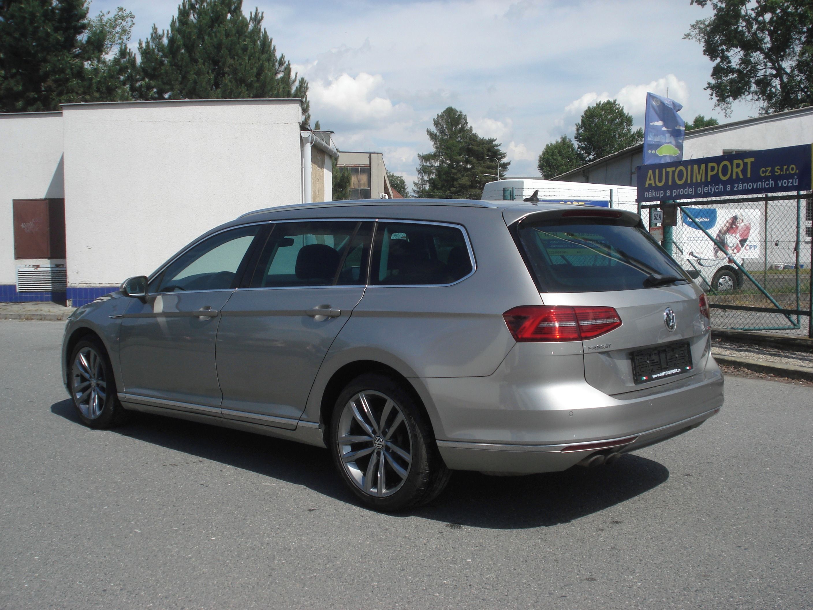 Volkswagen Passat, 2.0 TDi 4x4 140 KW HIGHLINE - fotka 3