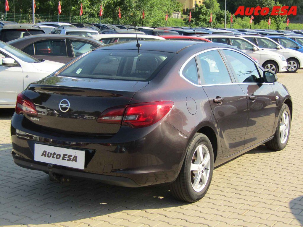 Opel Astra, 1.6 i - fotka 4