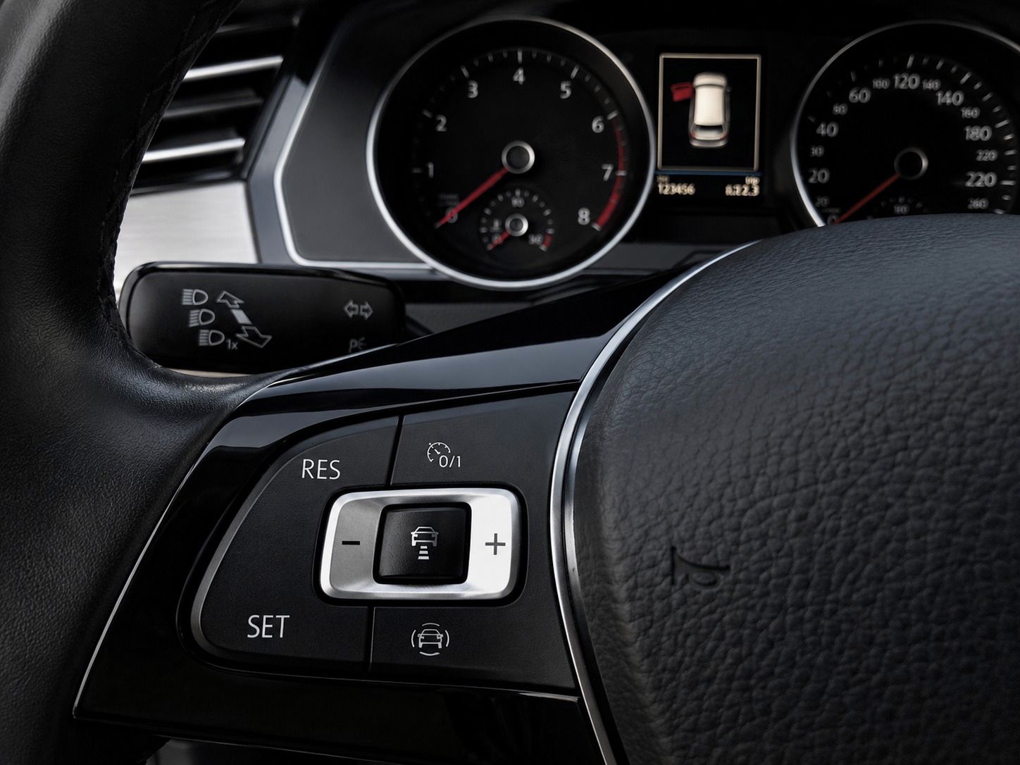 Volkswagen Passat, 1.5 TSI 110 kW R-Line LED ČR - fotka 5
