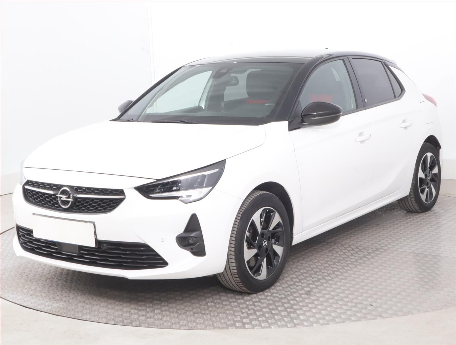 Opel Corsa, 50 kWh, SoH 90%, GS-Line - fotka 2