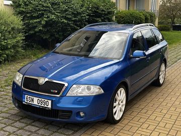2.0 TDI RS Kůže Xenony CarPlay