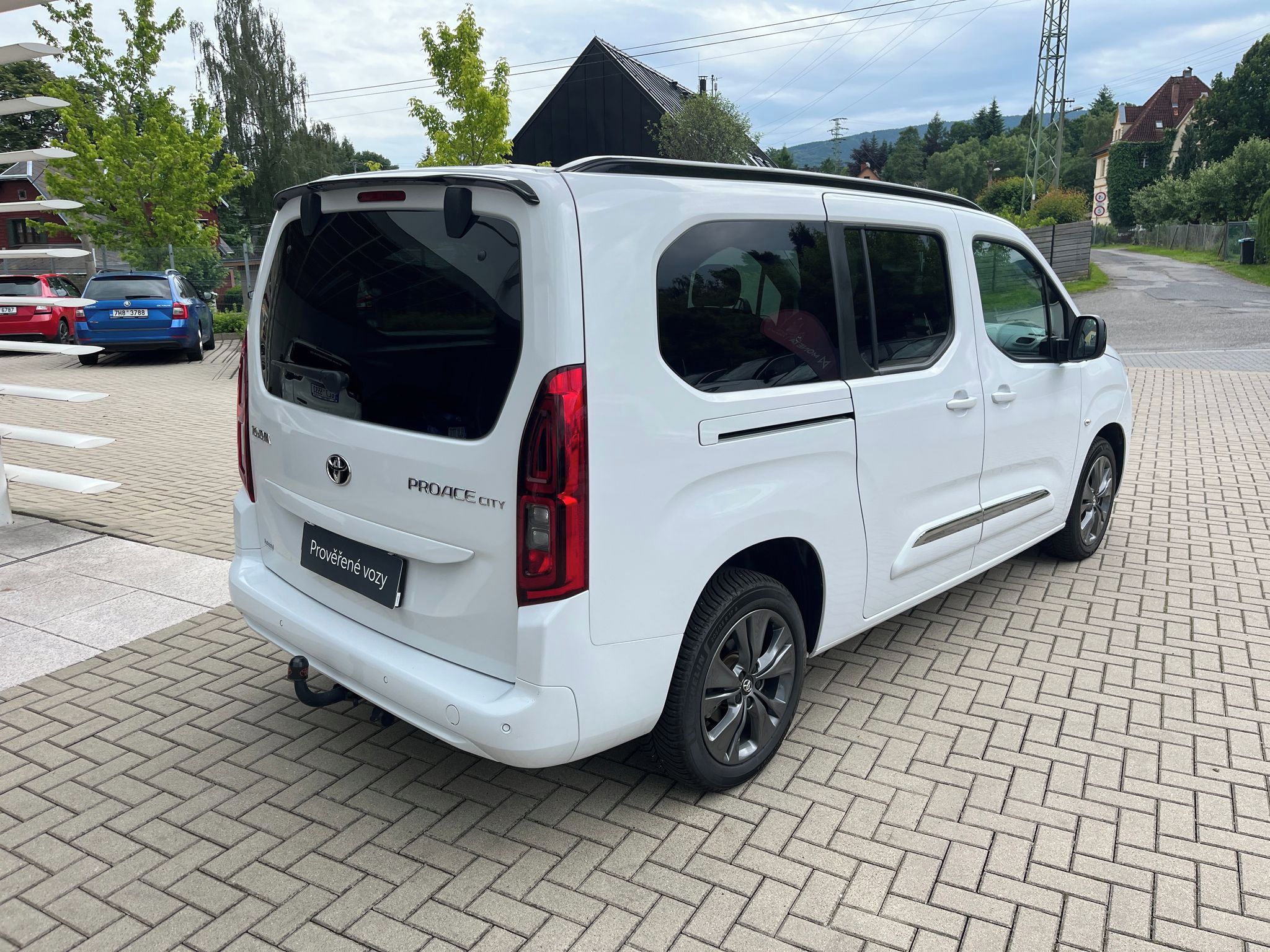 Toyota Proace City Verso, 1.5 D4-D 96kW Family 7 míst L2 - fotka 6