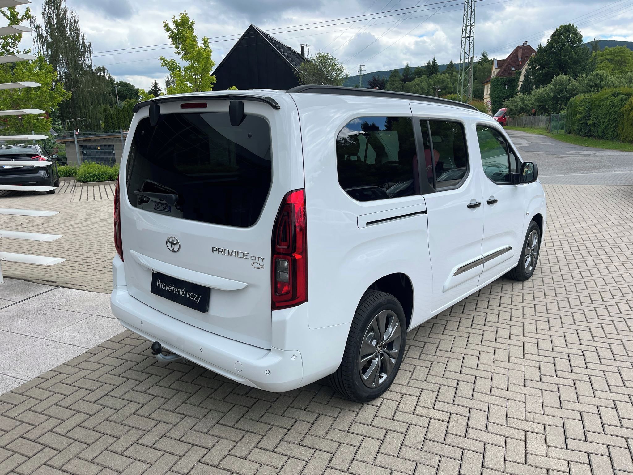 Toyota Proace City Verso, 1.5 D 96kW VIP AT 7S Long + TZ - fotka 6