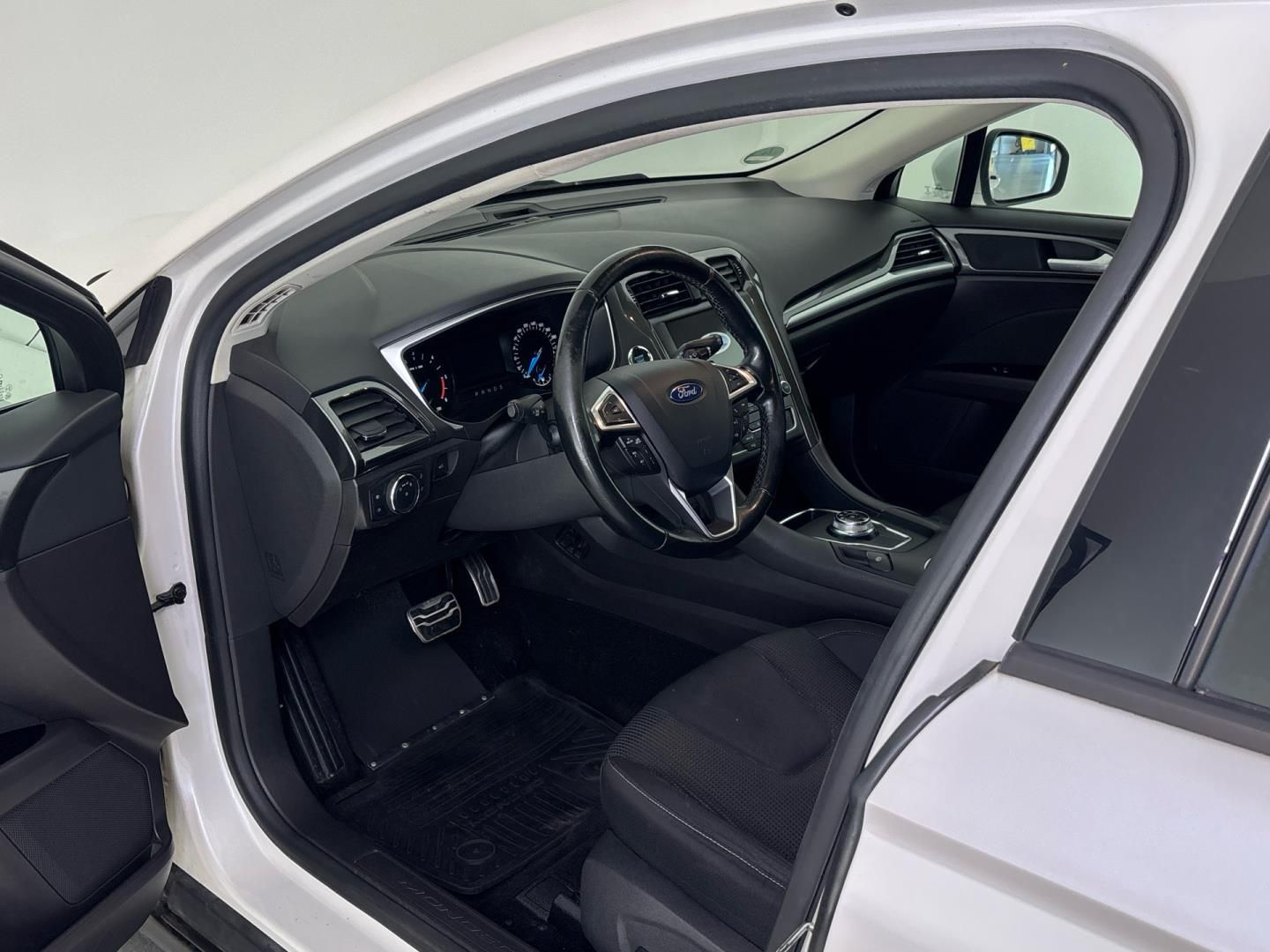 Ford Mondeo, 2.0 EcoBlue / 140 kW AT - fotka 6
