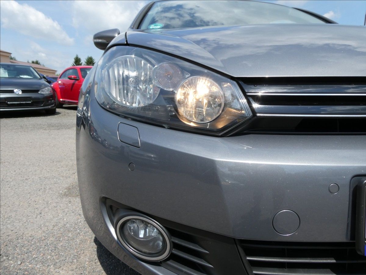 Volkswagen Golf, 1,6 MPi 75kW závěs, klima - fotka 5