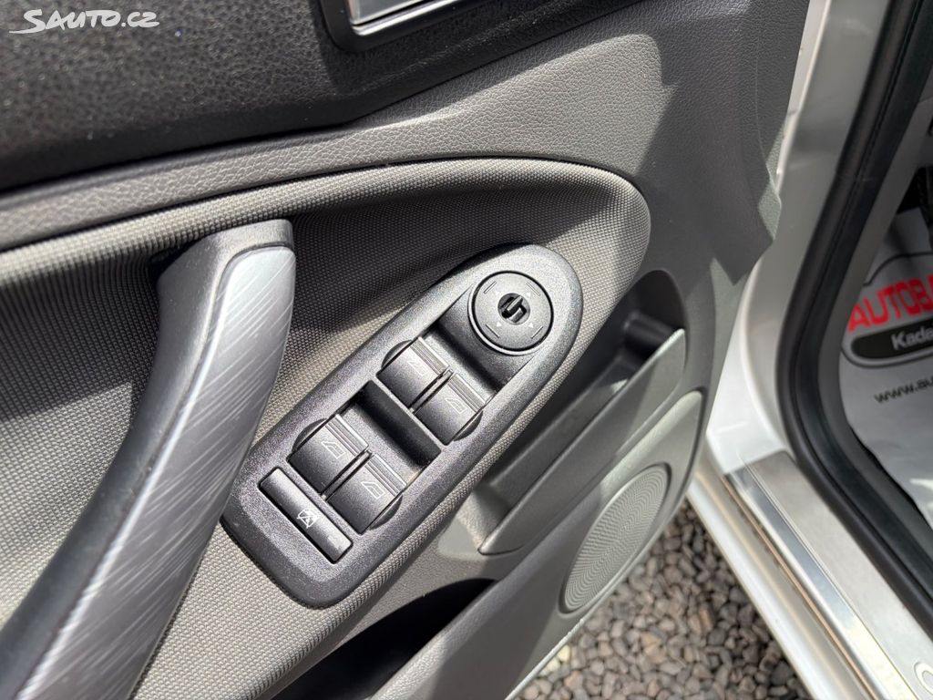 Ford C-MAX, 1,6 74kW, AC, SERVISKA