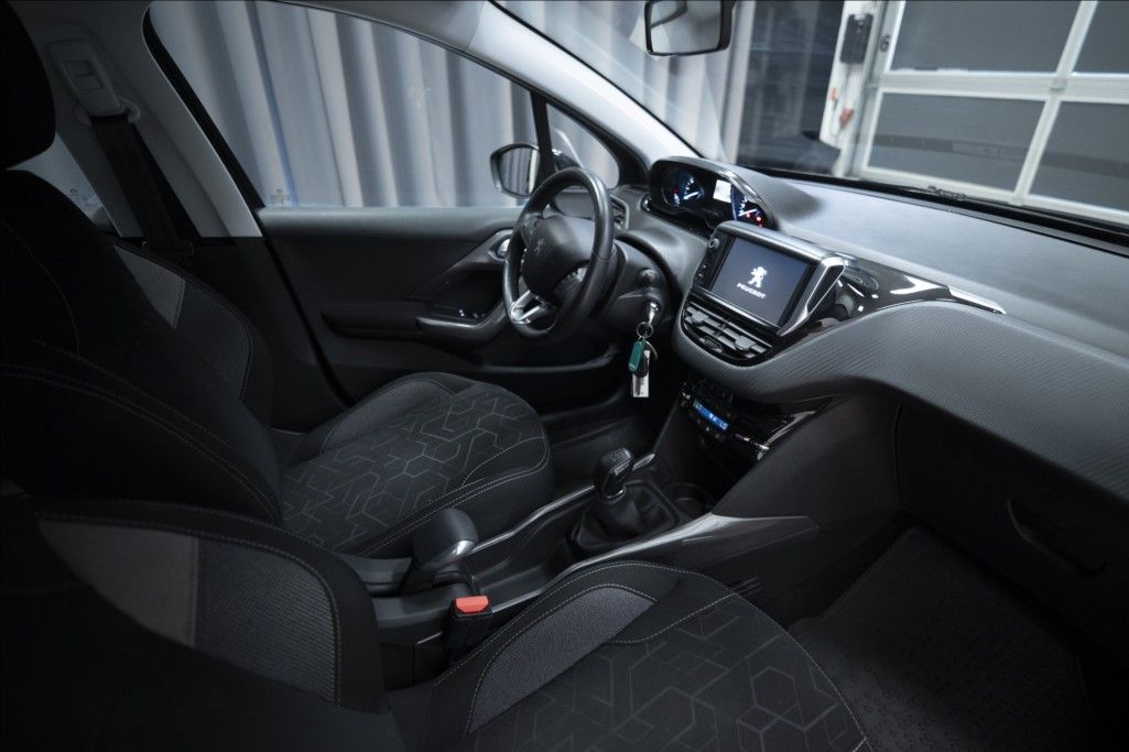 Peugeot 2008, 1,2 i 1. AUT. AC VÝHŘEV 1. MAJ - fotka 6