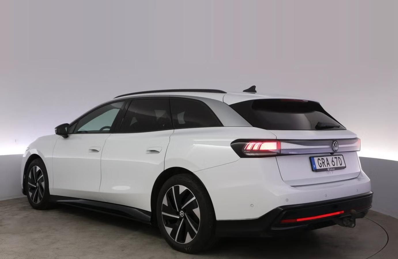 Volkswagen ID.7 Tourer, Pro SoH 96% 360kam HuD Tažné - fotka 3