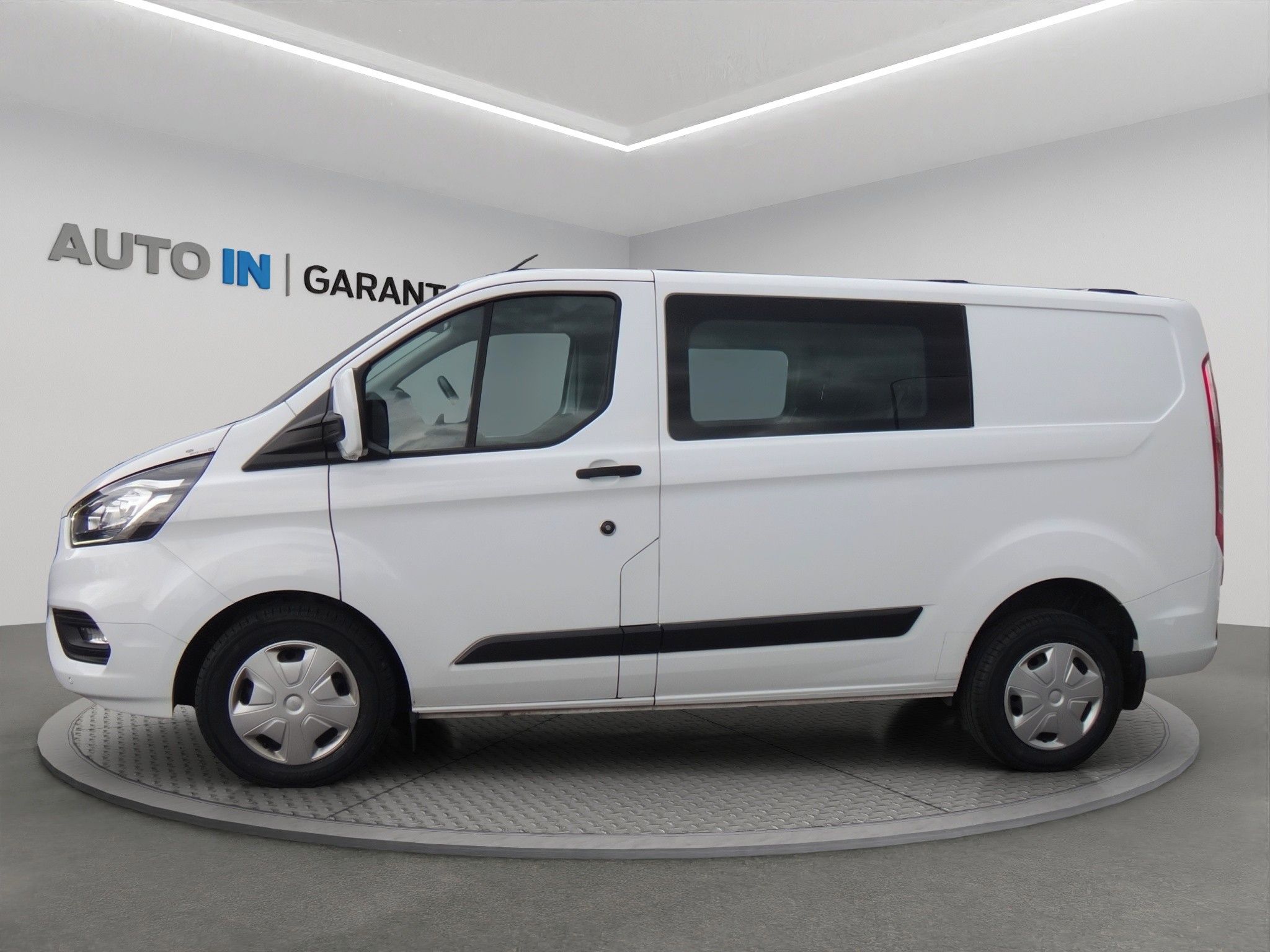 Ford Transit Custom, Trend 320 Kombi Van_L1H1_2.0Ec - fotka 3