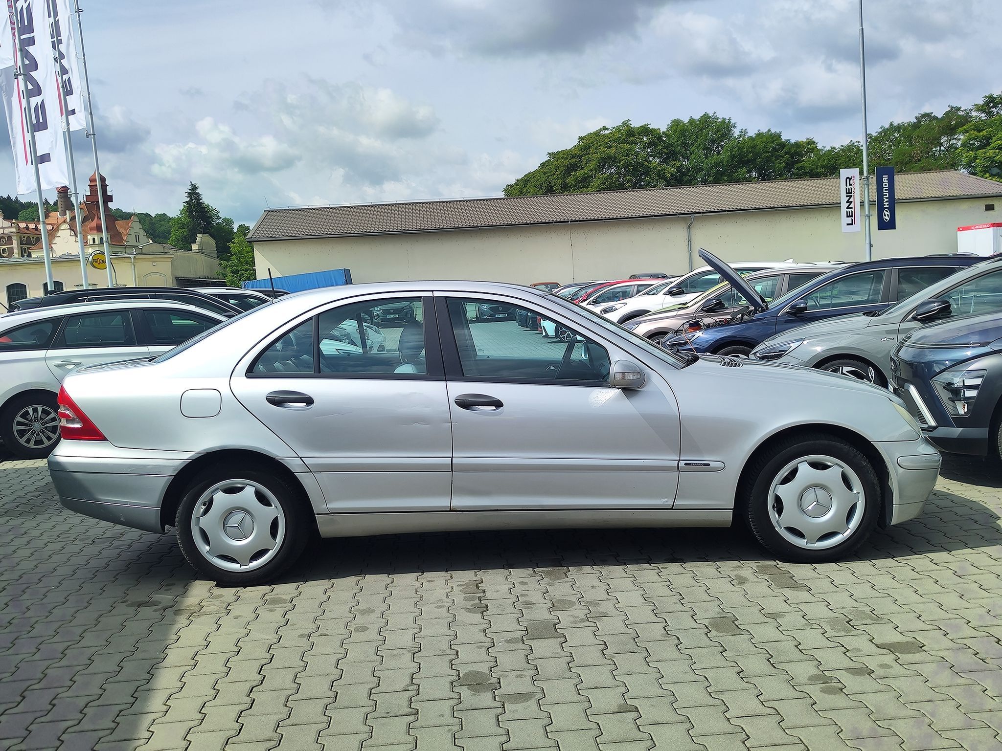 Mercedes-Benz Třídy C, C200 2.0/120kW Classic - fotka 4