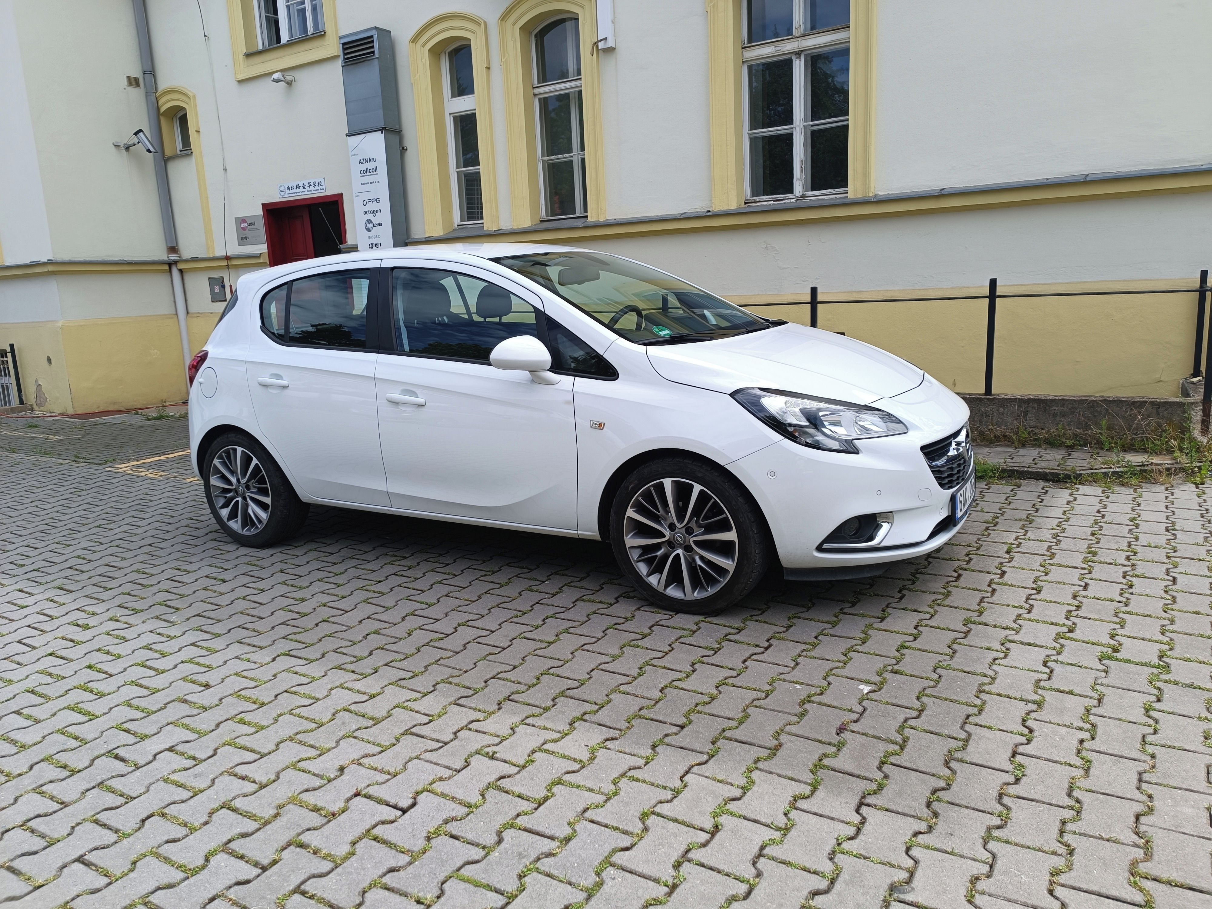 Opel Corsa, Automat, 1.4, maximální výbava - fotka 2