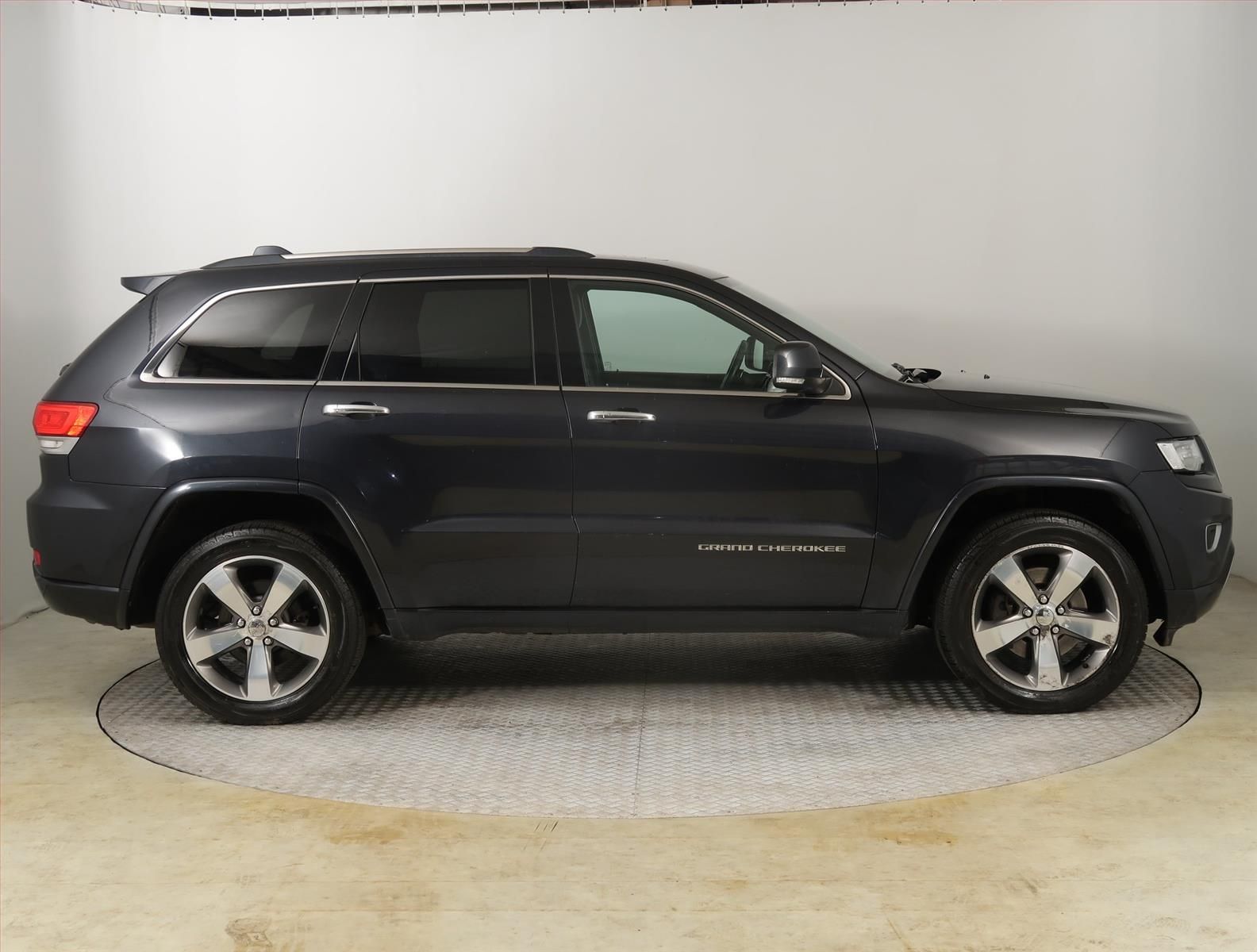 Jeep Grand Cherokee, 3.0 CRD, Overland, 4X4 - fotka 6
