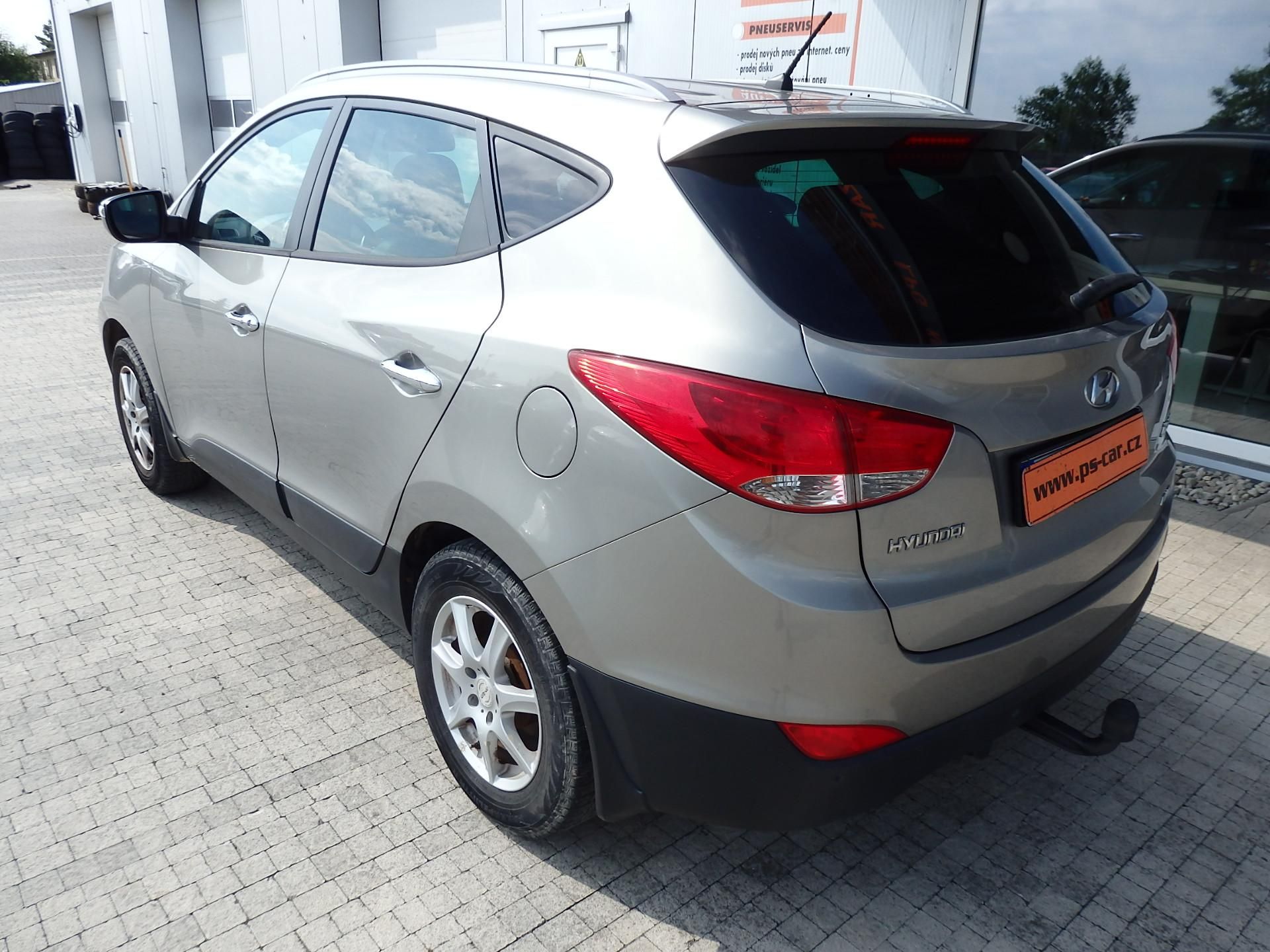 Hyundai ix35, 2.0 16V DIGI. KLIMA,4X4, ZÁVĚS - fotka 5