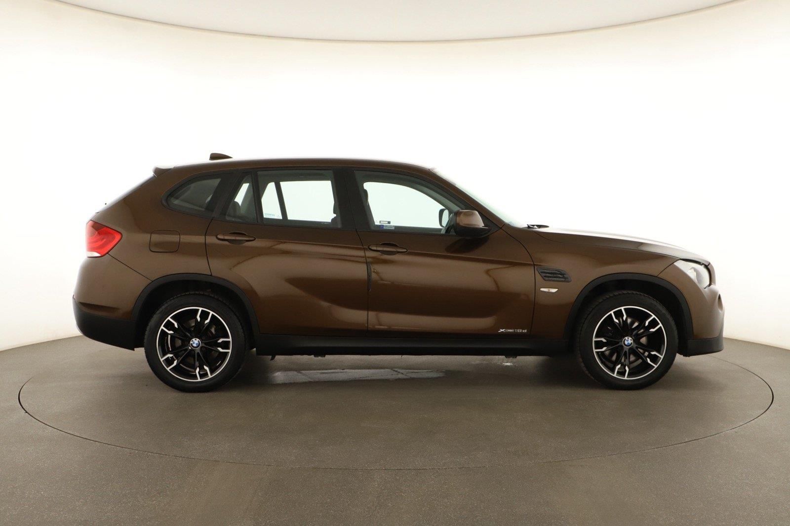 BMW X1, xDrive18d, 4X4 - fotka 6