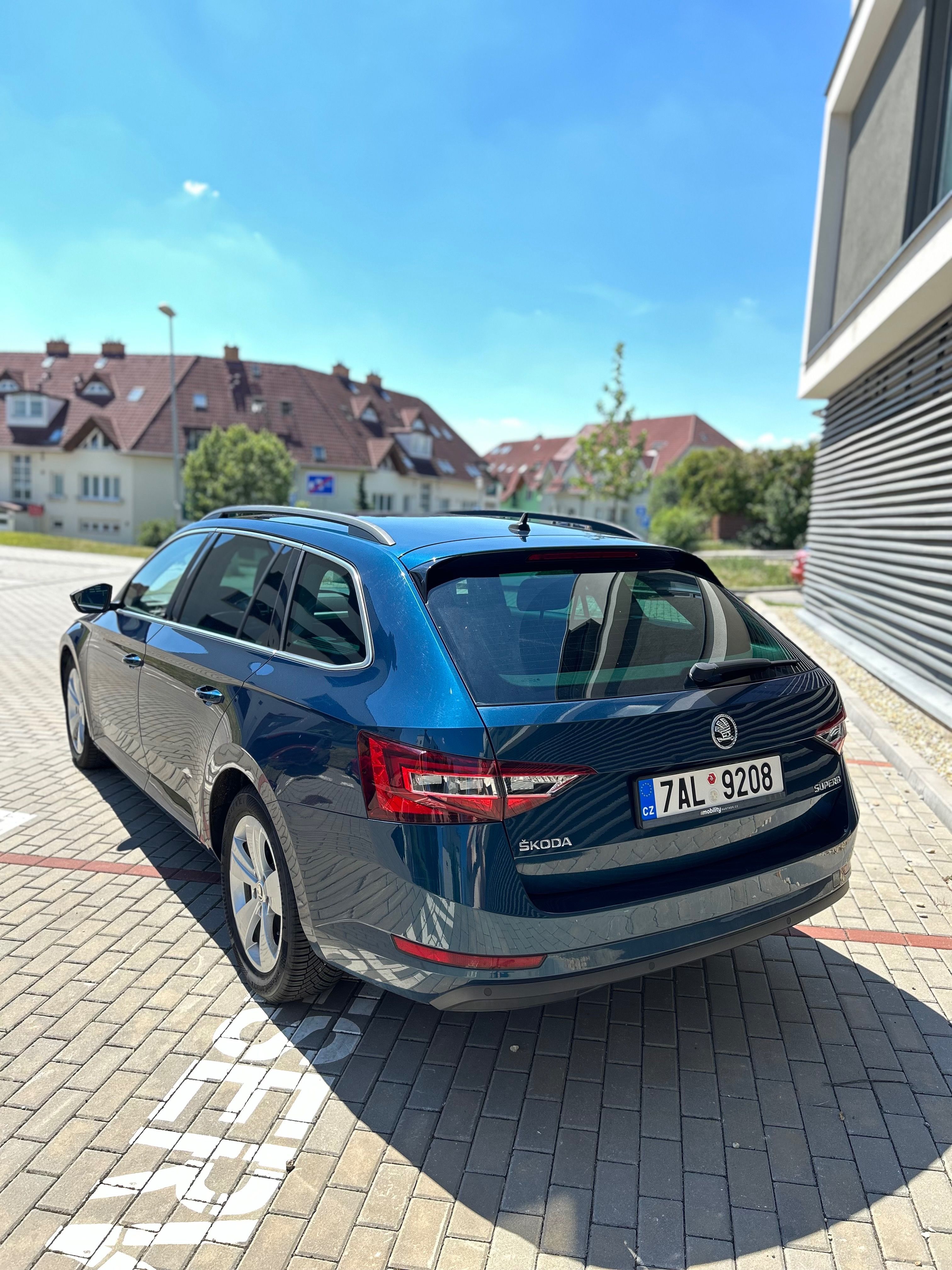 Škoda Superb, 2.0 TDI DSG Ambition PLUS - fotka 5