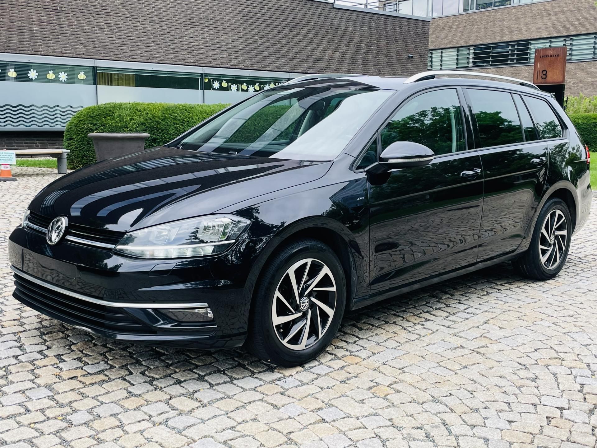 Volkswagen Golf, 1.0TSI MANUÁL VÝHŘEV TAŽNÉ - fotka 4