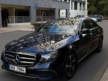 E 220 d, 49 000 km, servis