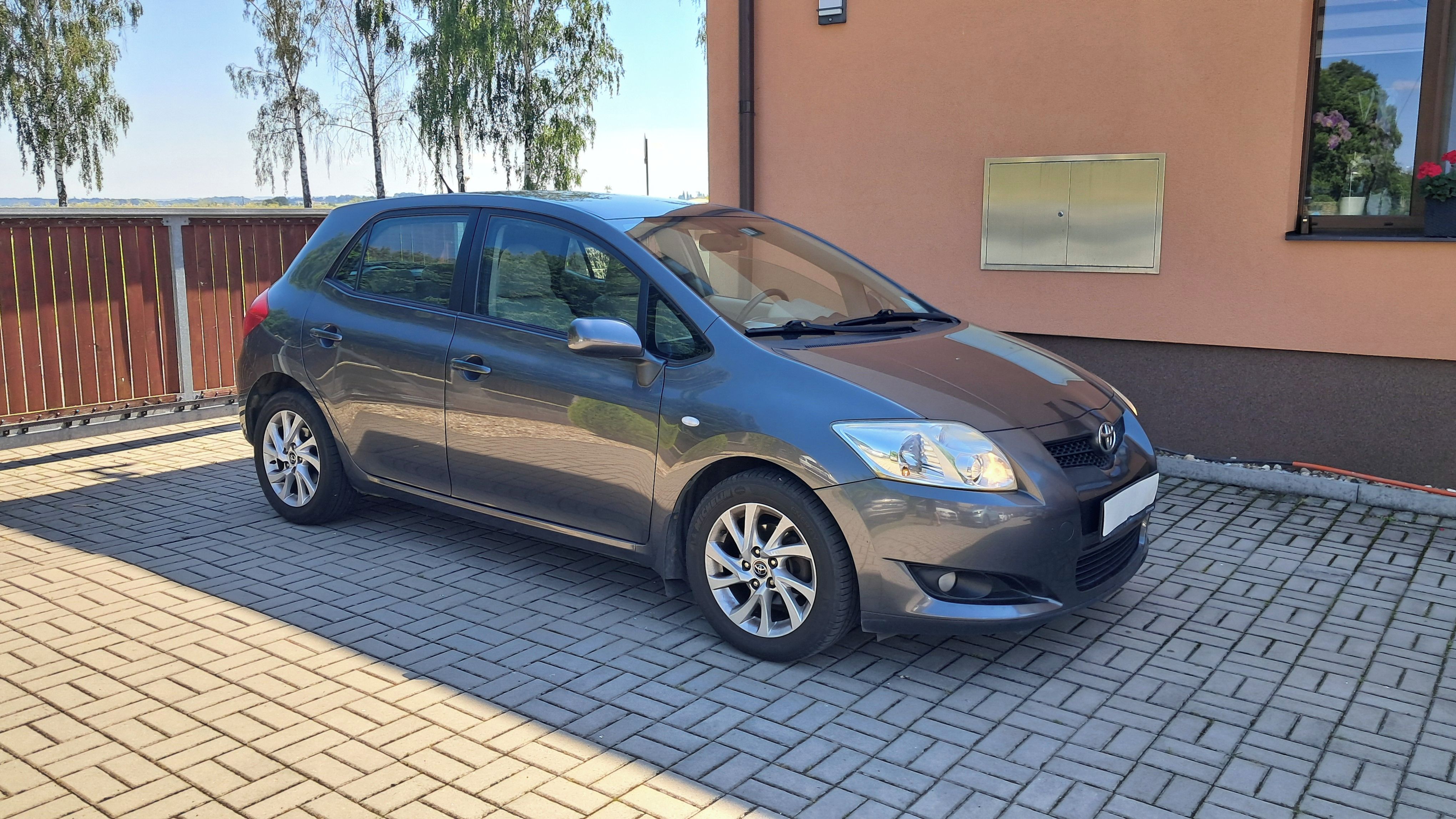 Toyota Auris, 1.6i / EXECUTIVE ČR