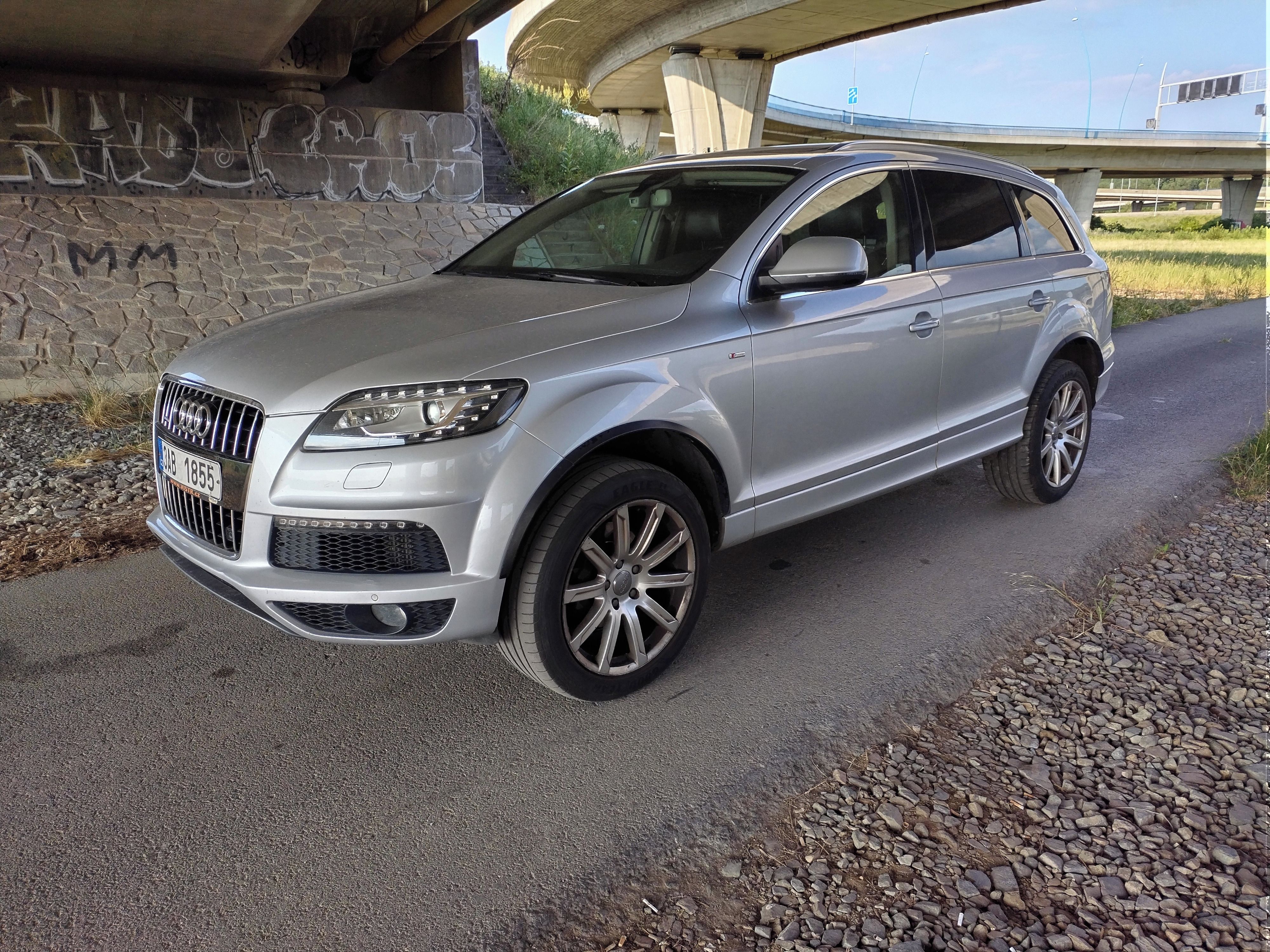 Audi Q7, S-line 180kW  ČR, max výbava