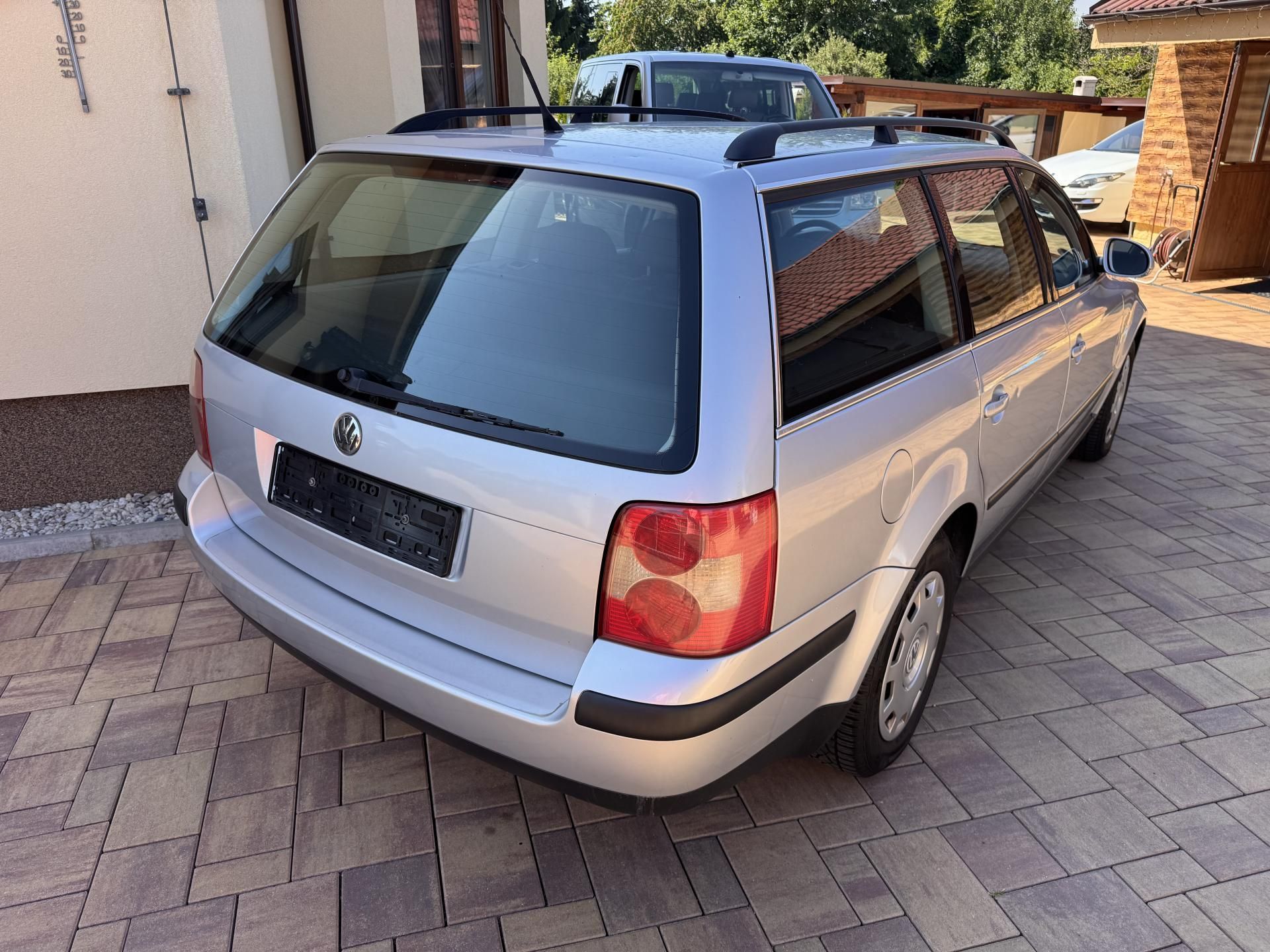 Volkswagen Passat, B5.5 1.9TDI 74Kw Comfort - fotka 4