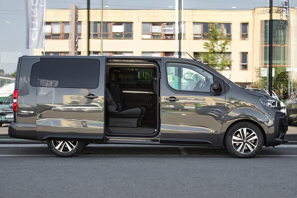 Citroën SpaceTourer, 2,2 SHINE L3 BHDi 180+WEBASTO - fotka 5