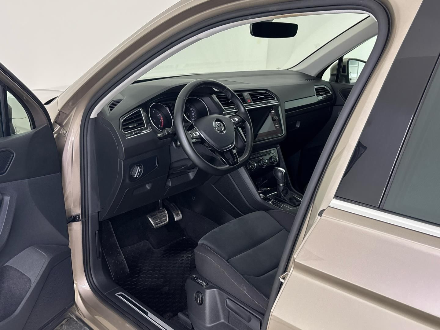 Volkswagen Tiguan, 1.5 TSI / 110 kW Maraton Editi - fotka 6