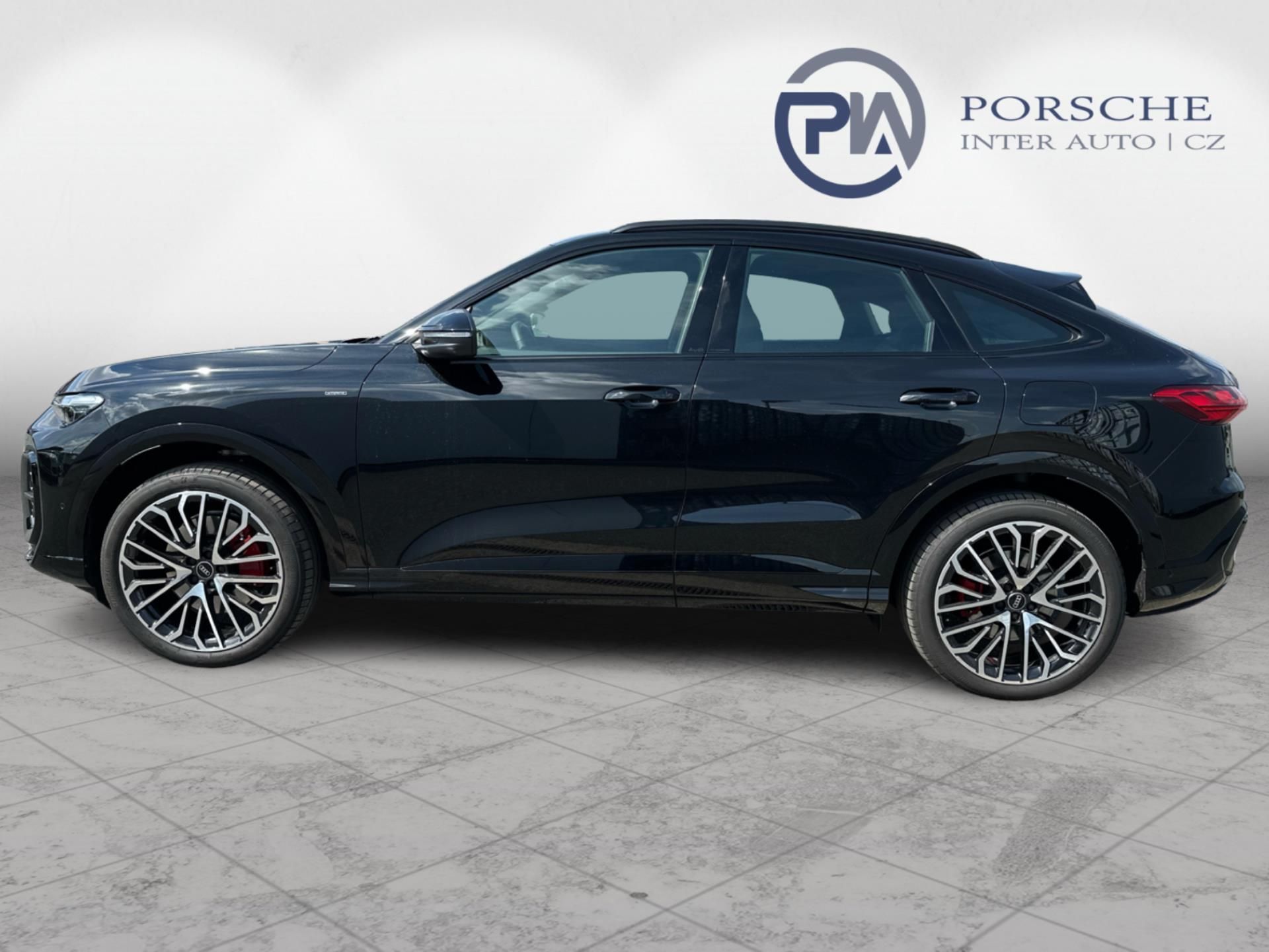 Audi Q5, SB e-hybrid quattro 220kW STR - fotka 3