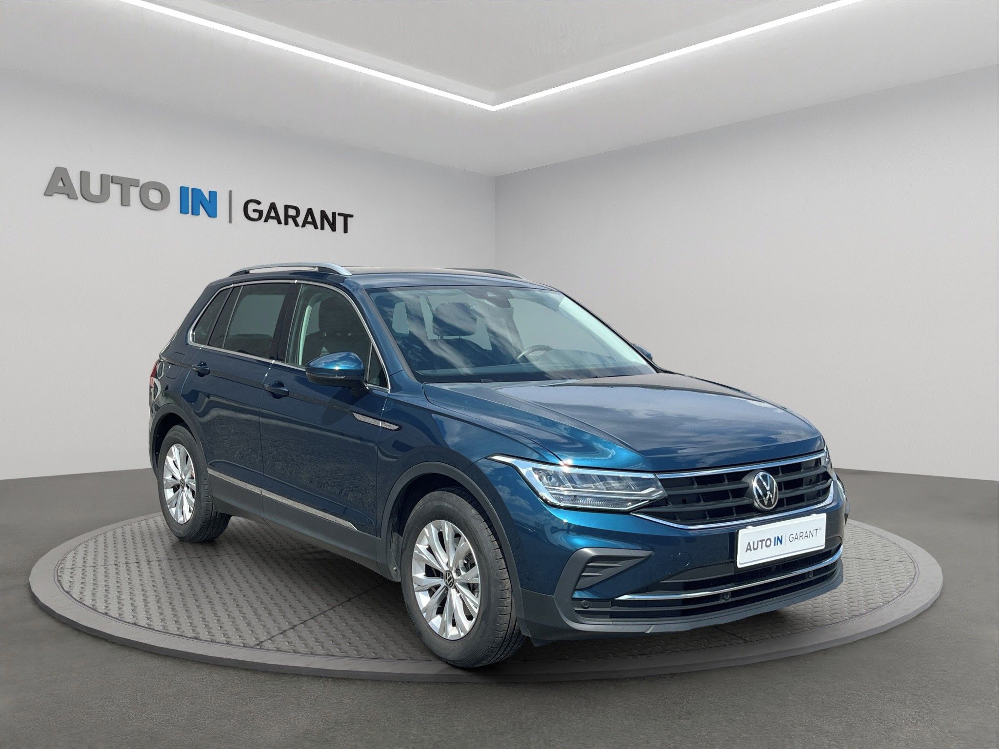 Volkswagen Tiguan, LIFE 1.5 TSi 110kW, ČR, 1.maj, - fotka 3