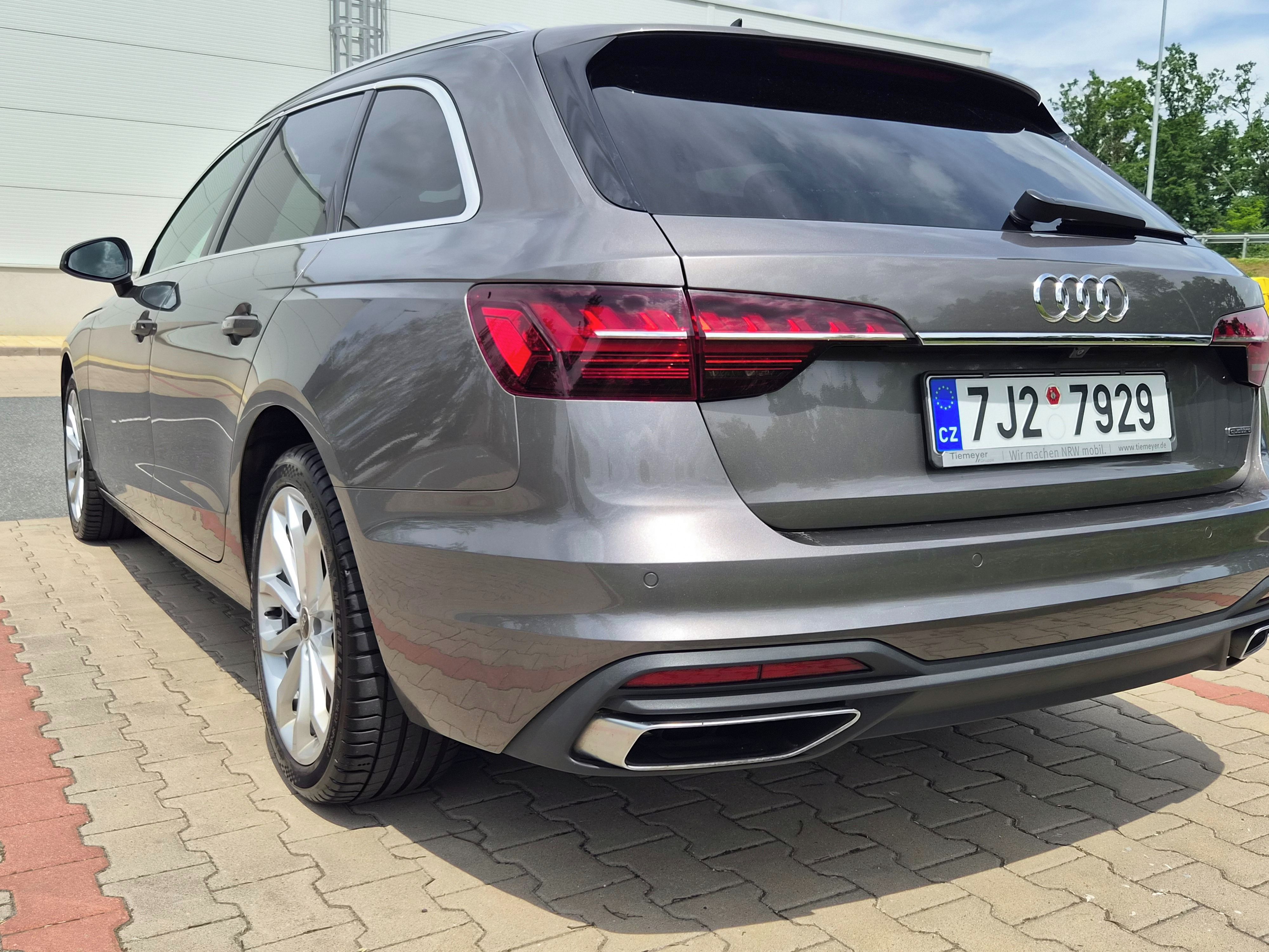 Audi A4 Avant, 40 TDI quattro Stronic Sline - fotka 4