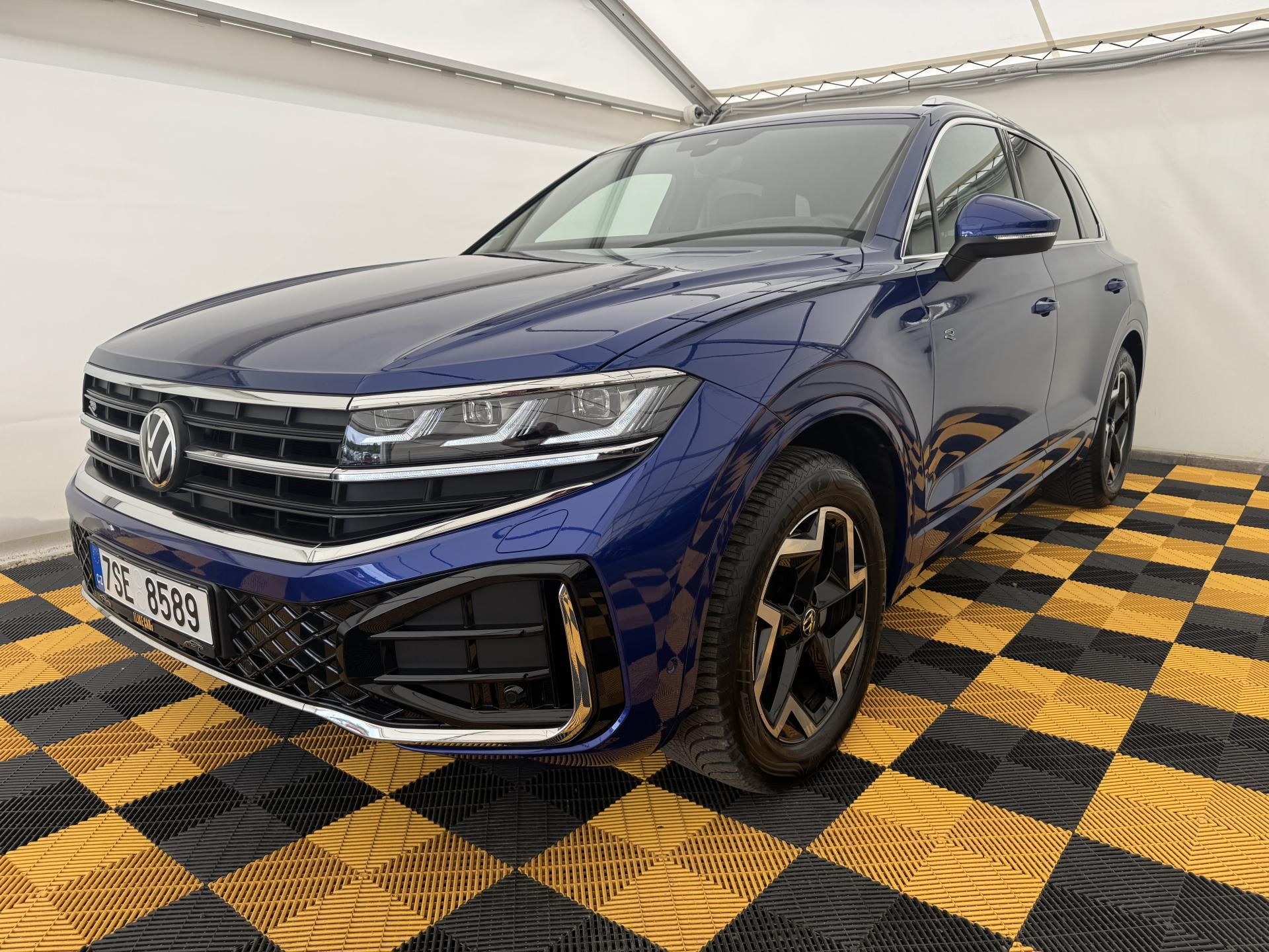 Volkswagen Touareg, 3.0Tdi*1-MAJ*DPH*R-LINE*HUD* - fotka 2