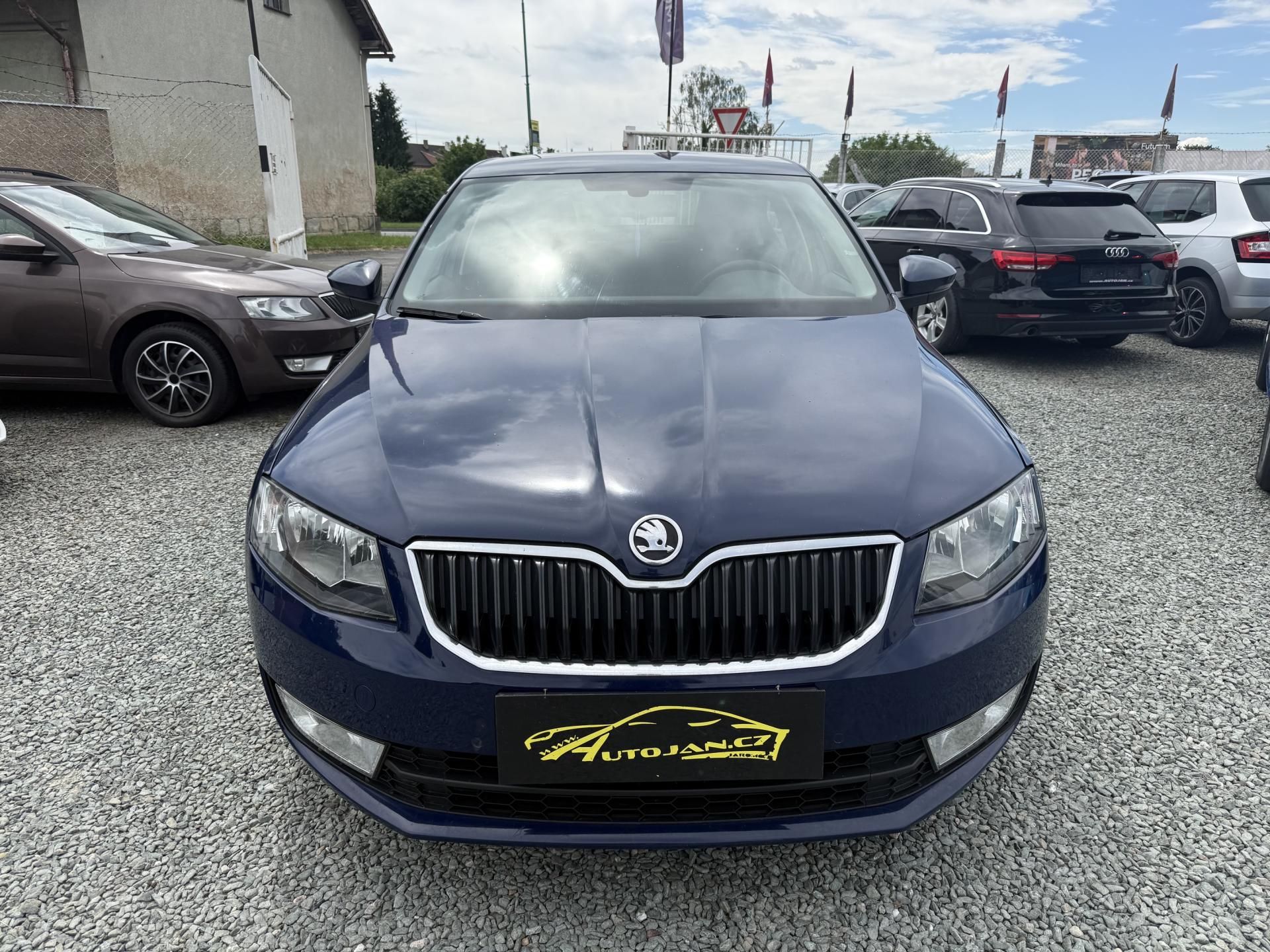 Škoda Octavia, 1.6 TDI ELEGANCE - fotka 2