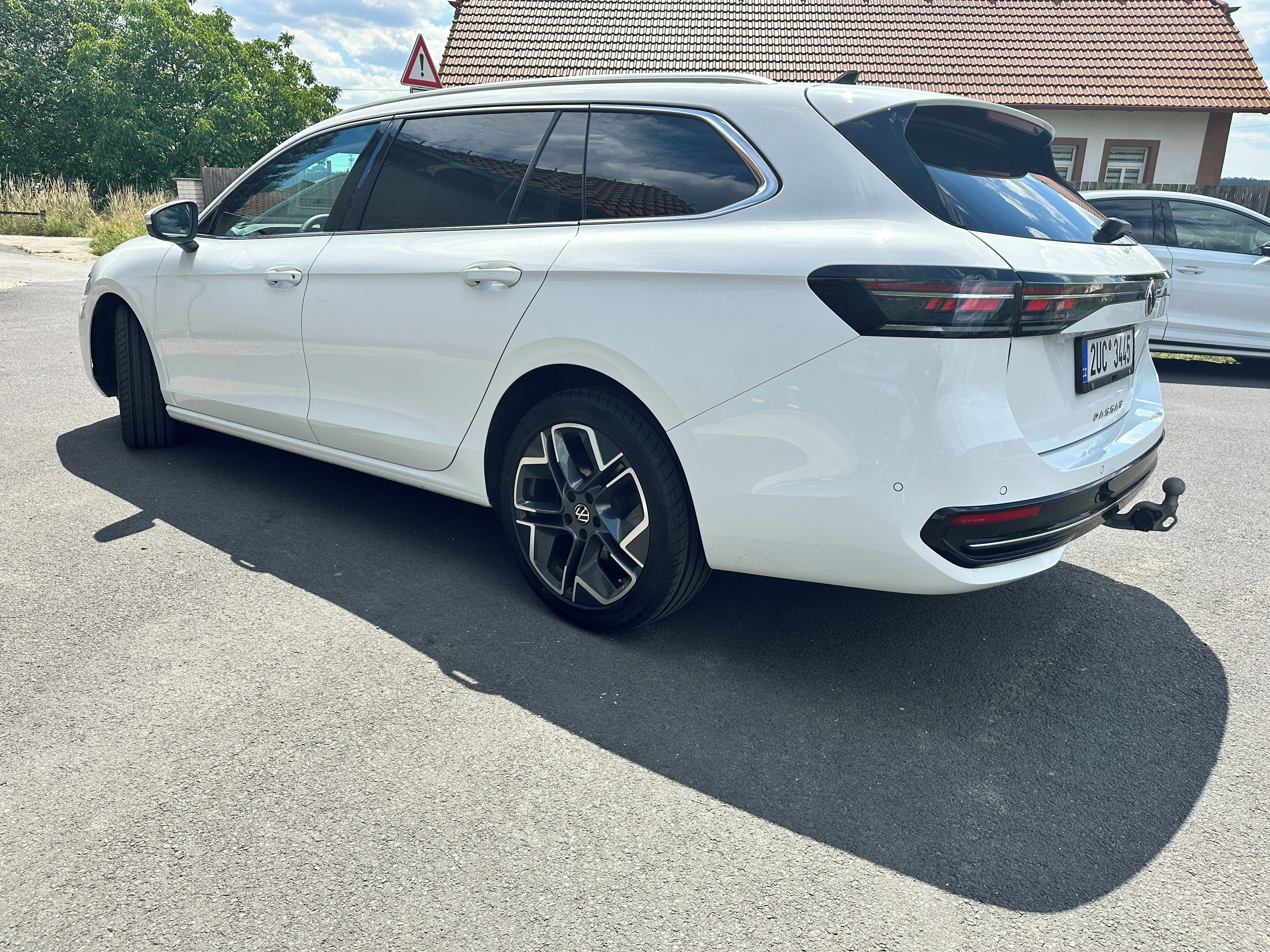 Volkswagen Passat, VOLKSWAGEN PASSAT B9 2,0 TDI - - fotka 4