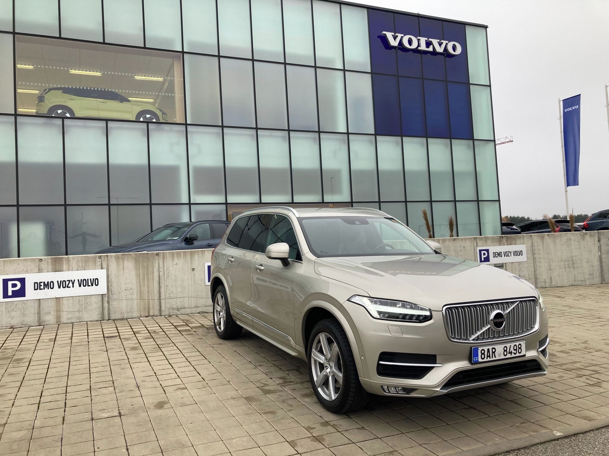 Volvo XC90, Volvo XC90 T6 Inscription - fotka 2