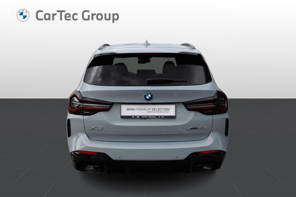 BMW X3, xDrive30e - fotka 4