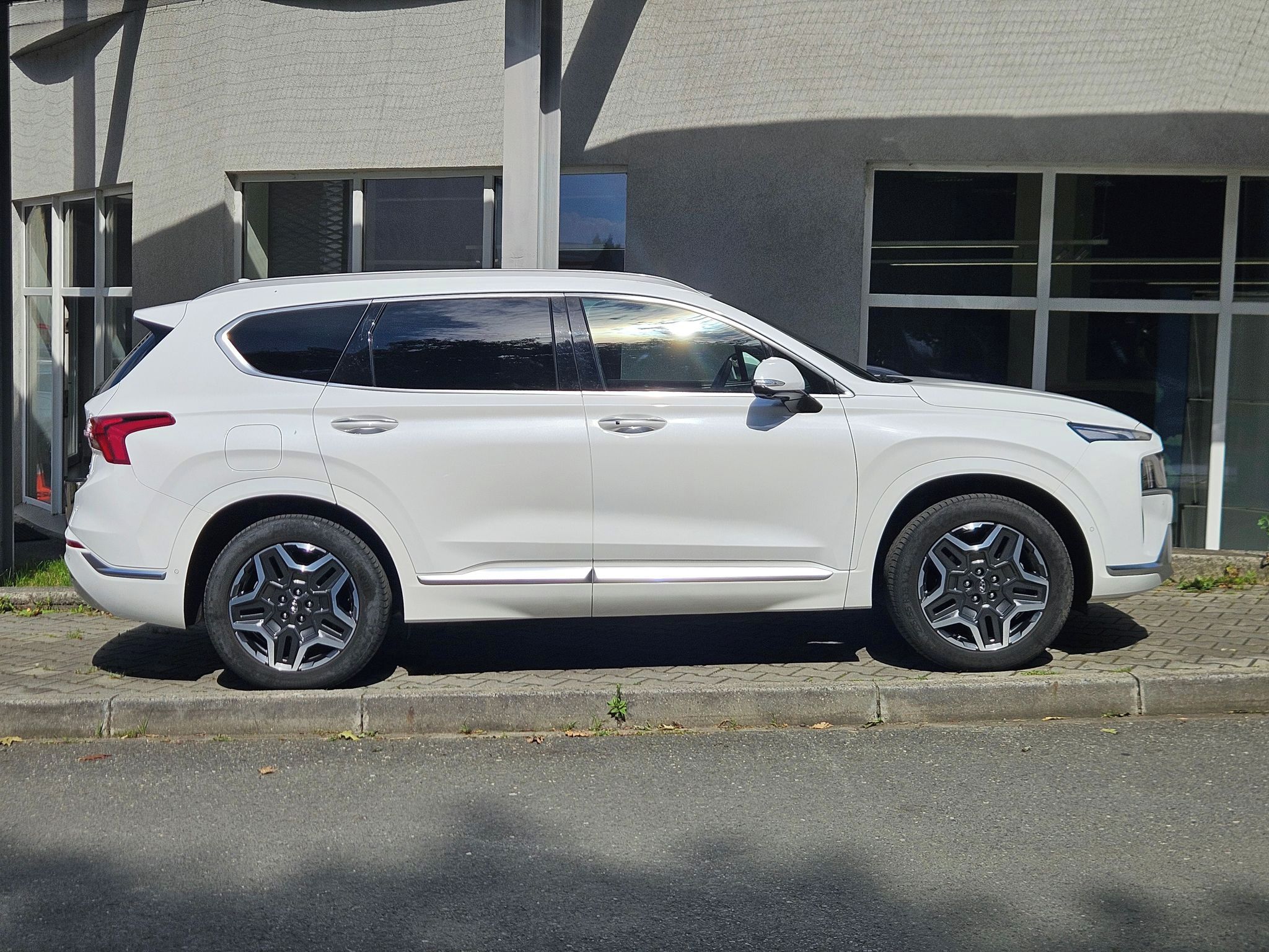 Hyundai Santa Fe, 1.6 T-GDi PHEV,1.maj., Luxury - fotka 6