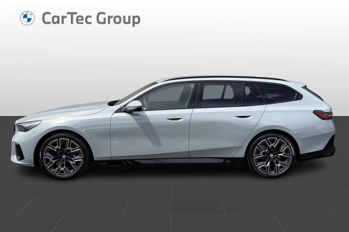 BMW Řada 5, 520d xDrive Touring - fotka 4