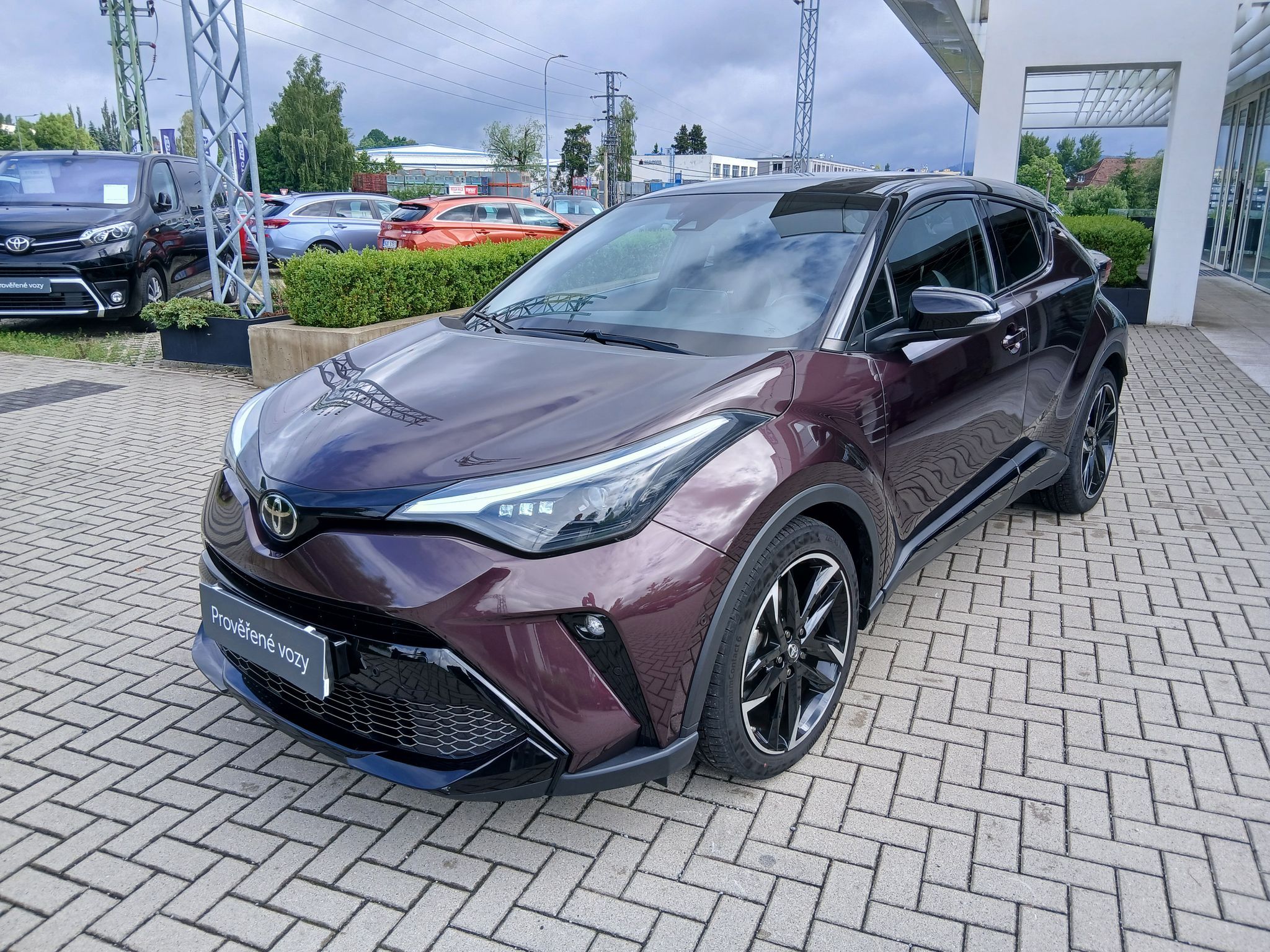 Toyota C-HR, 1.8 Hybrid e-CVT GR Sport - fotka 2