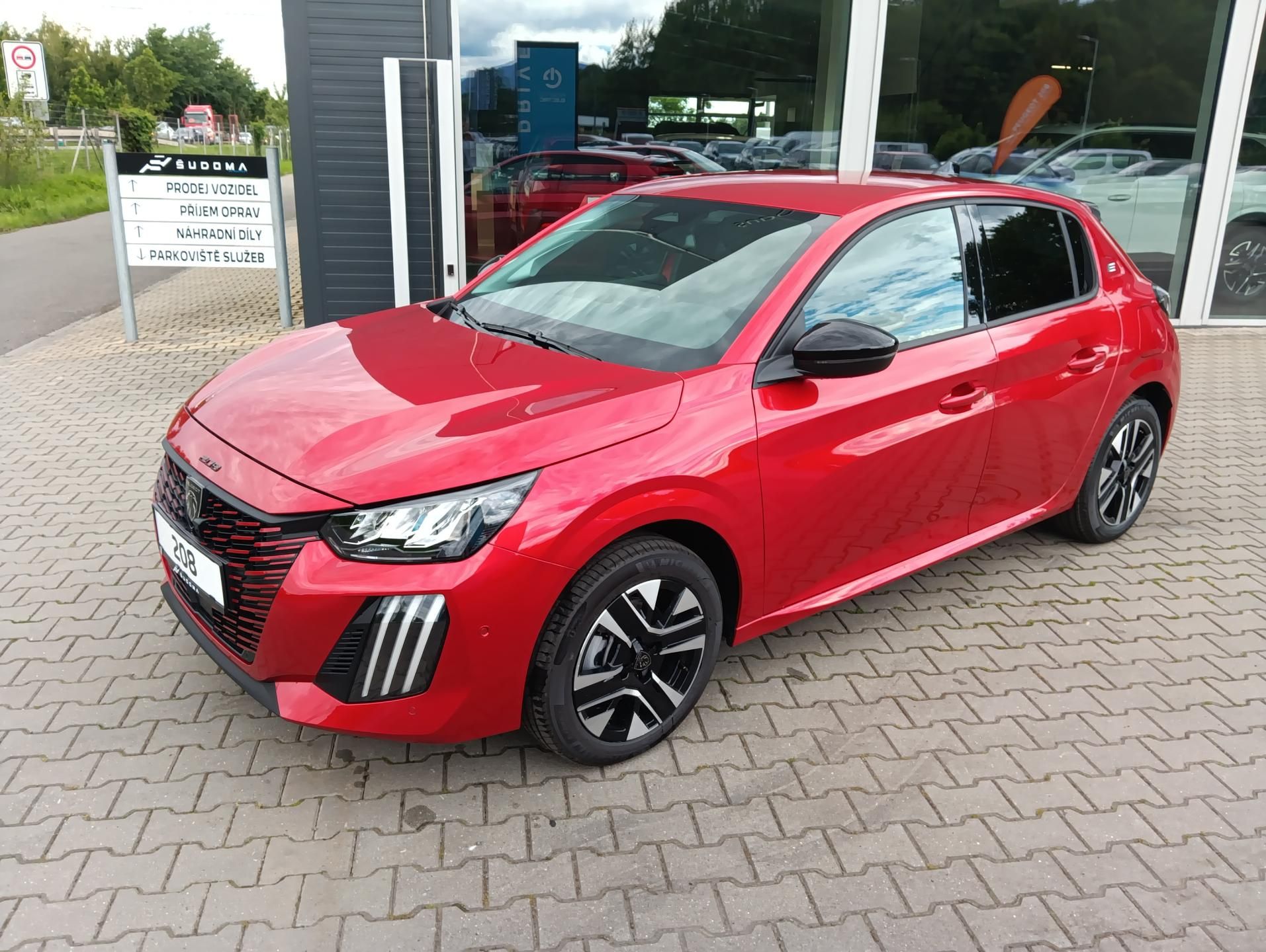 Peugeot 208, ALLURE Elektro 115 kW / 156 k - fotka 3