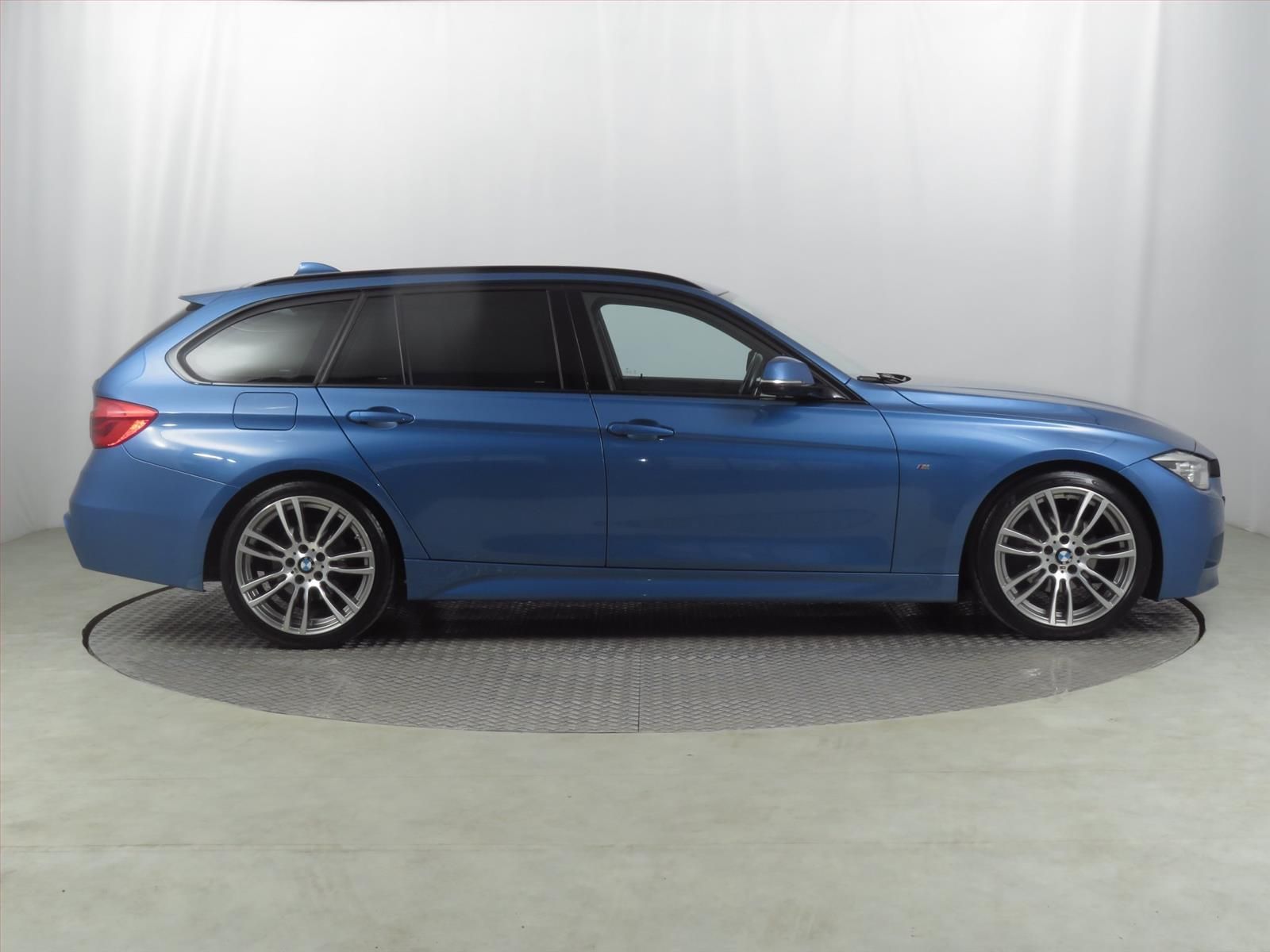 BMW Řada 3, 320 d xDrive, M Sport, 4X4 - fotka 6