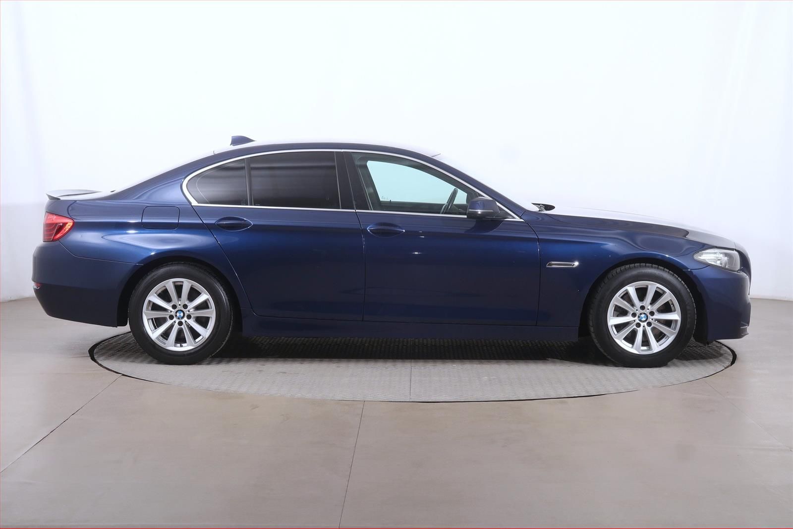 BMW Řada 5, 518d, Automat - fotka 6