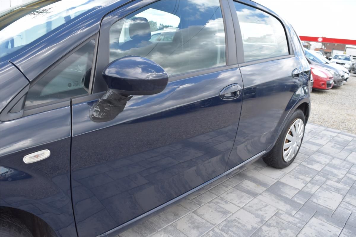 Fiat Grande Punto, 1,2 i 51KW PO ROZVODECH KLIMA - fotka 6