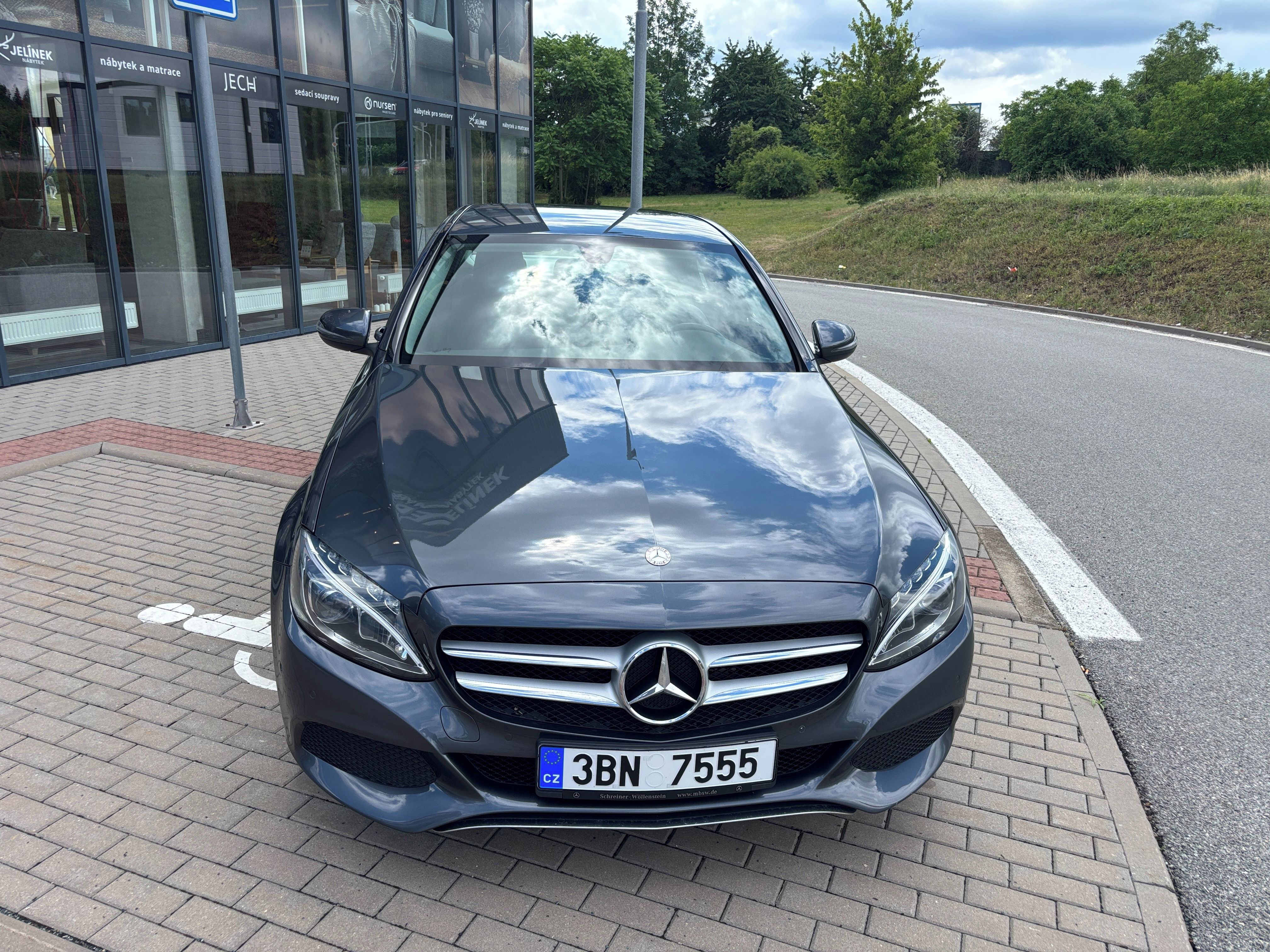Mercedes-Benz Třídy C, 180i 115kW Automat - fotka 3