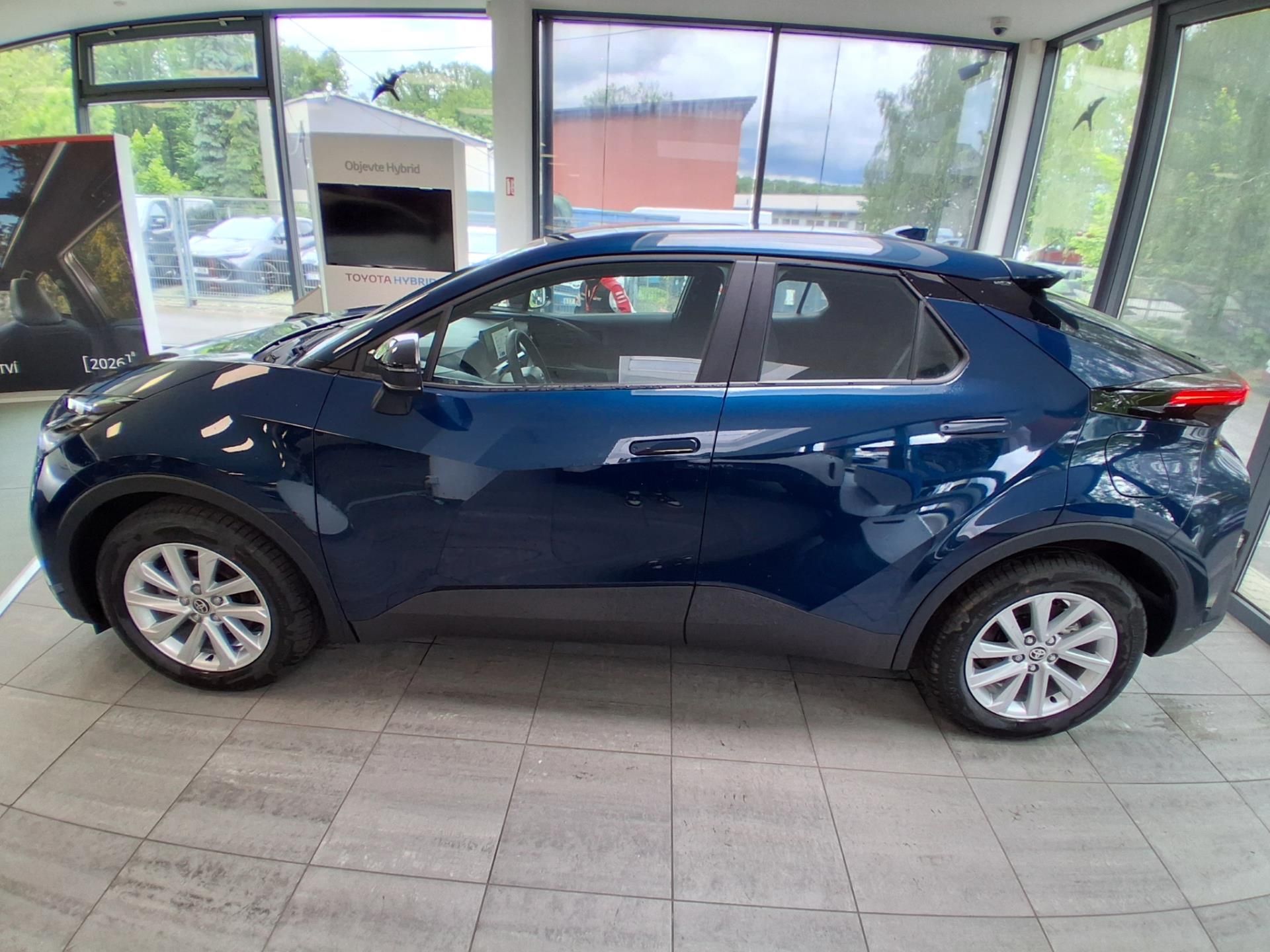 Toyota C-HR, 1.8L HEV Comfort 140K - fotka 4